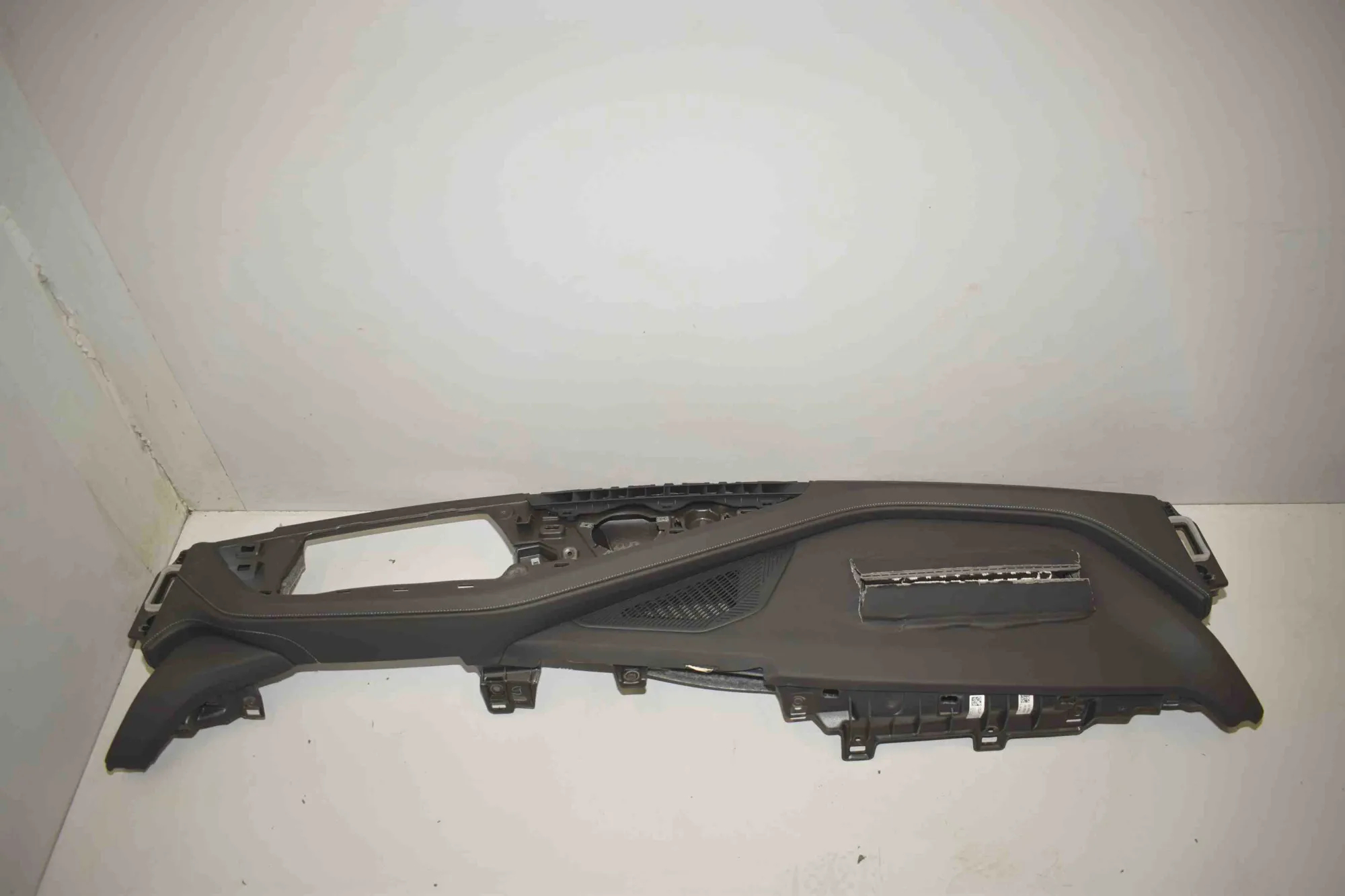 Dashboard – OEM 9870904 · BMW 7 (G70) BMW 7 (G70) 740i xDrive 2025