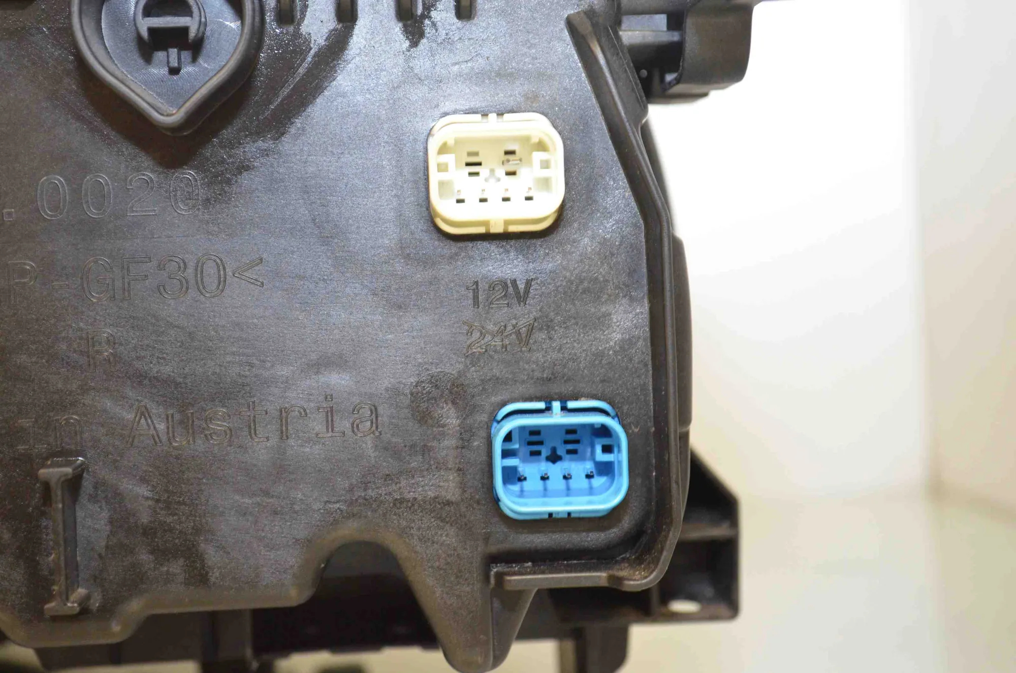 Front Headlight Set Kit – OEM 5B33EF4 · BMW 7 (G70) BMW 7 (G70) 740i xDrive 2024 – 14