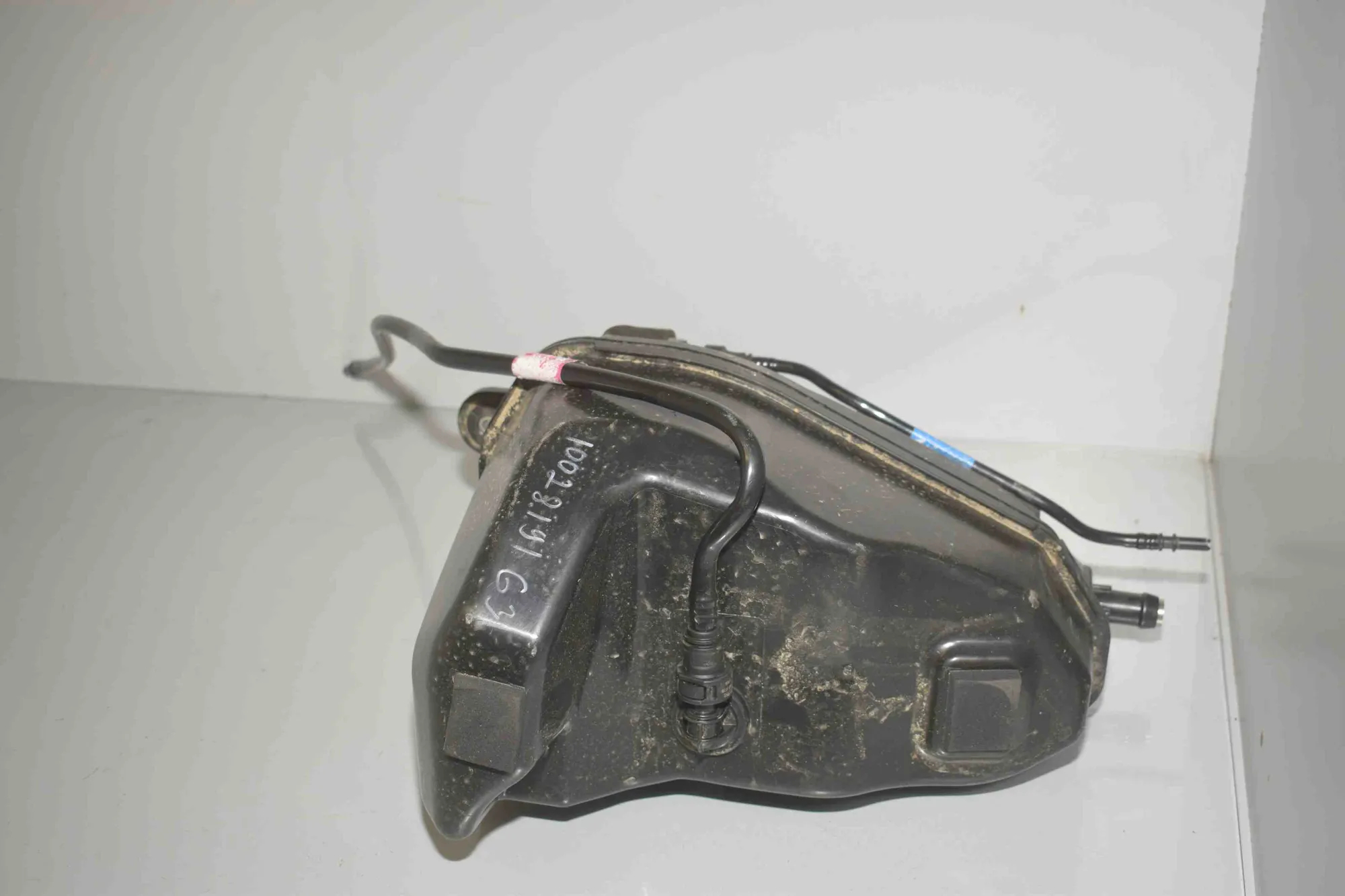 AdBlue Tank – OEM 7381415 · BMW 5 Touring (G31) (2017 - -) 520 d 2019 – 3