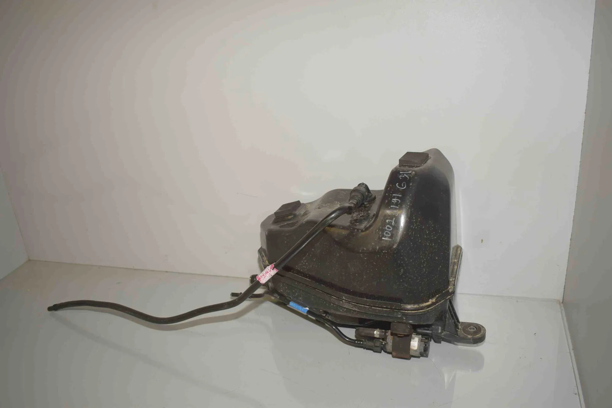 AdBlue Tank – OEM 7381415 · BMW 5 Touring (G31) (2017 - -) 520 d 2019