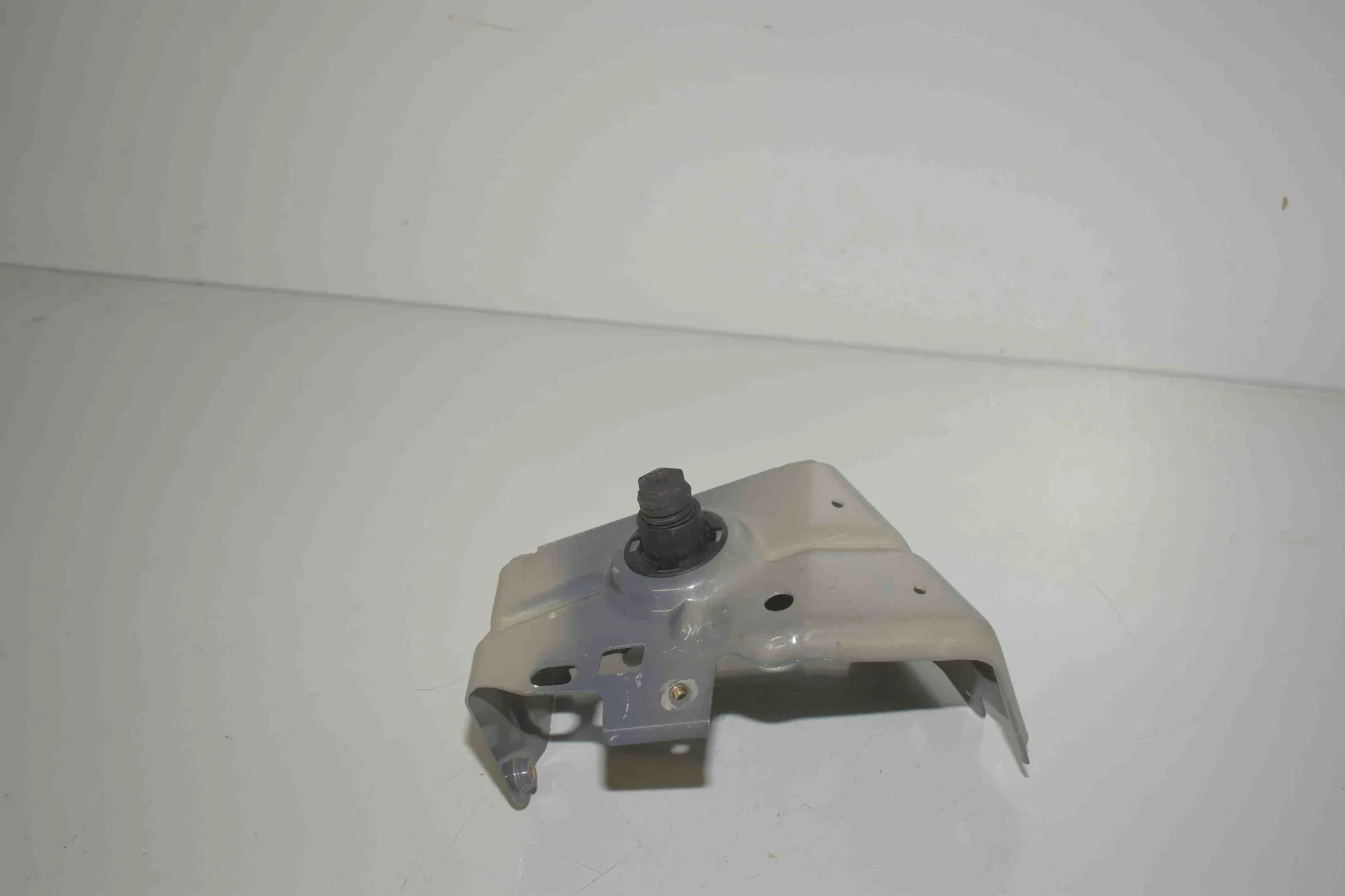 Front Right Fender Holder – OEM 8737202 · BMW iX (I20) BMW iX (I20) xDrive 40 2023 – 3