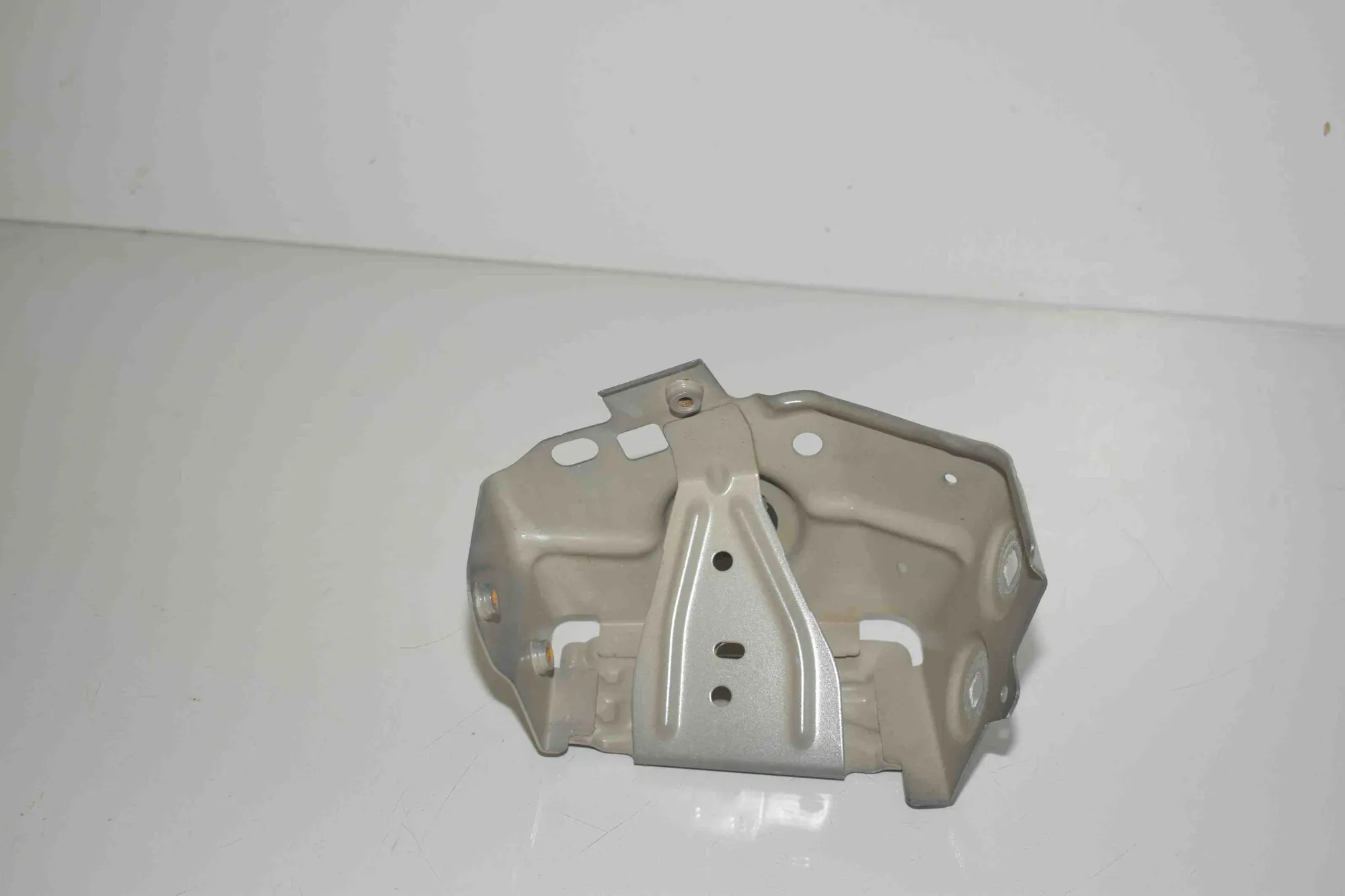 Front Right Fender Holder – OEM 8737202 · BMW iX (I20) BMW iX (I20) xDrive 40 2023 – 2