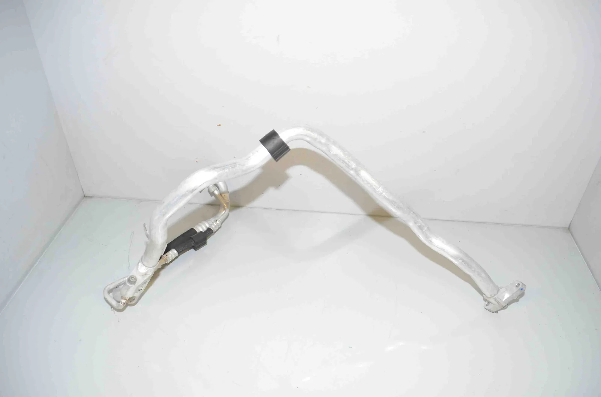A/C Air Con Hose Pipe – OEM 5A28911 · BMW iX (I20) BMW iX (I20) xDrive 40 2022 – 3
