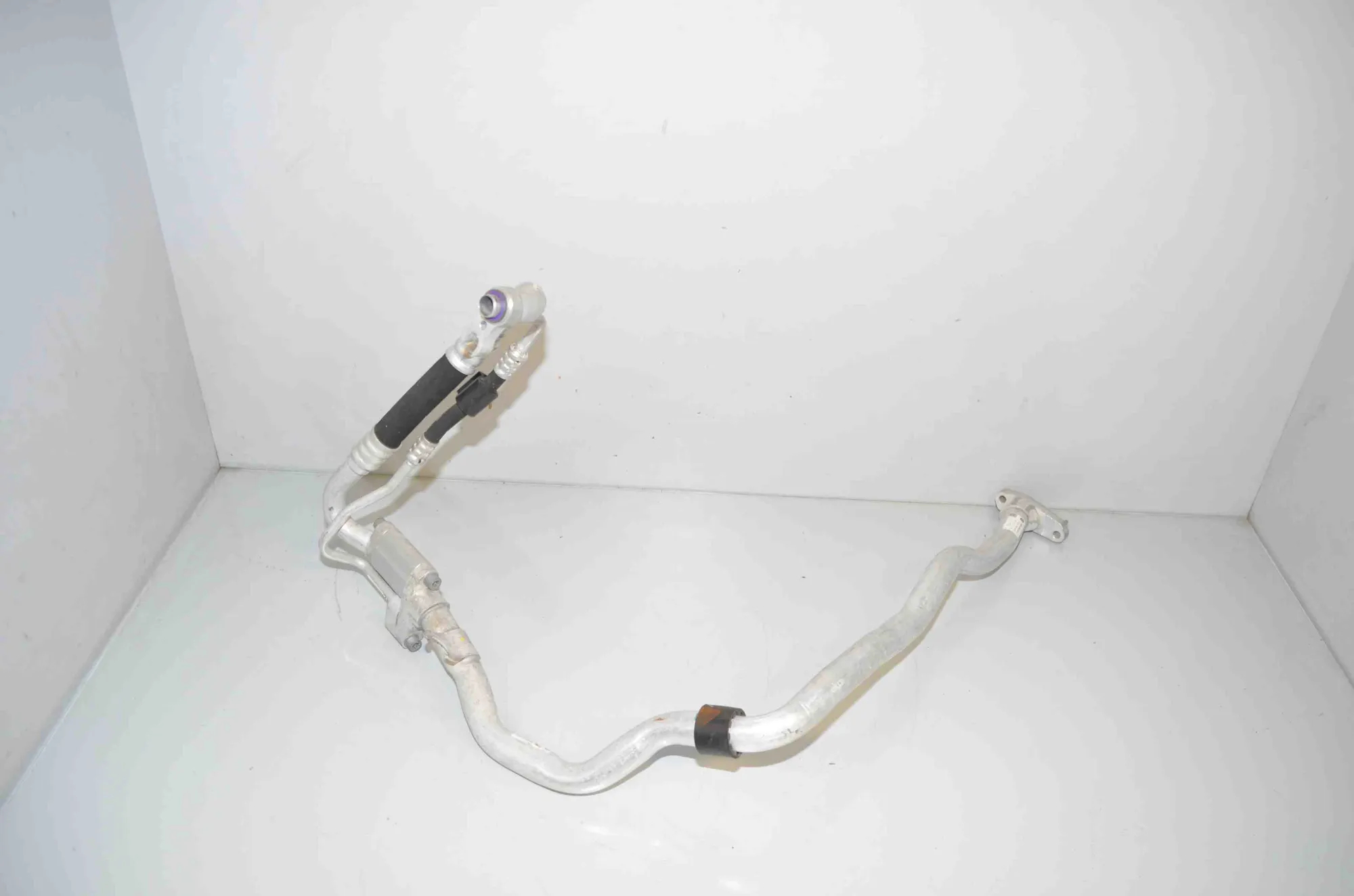 A/C Air Con Hose Pipe – OEM 5A28911 · BMW iX (I20) BMW iX (I20) xDrive 40 2022 – 2