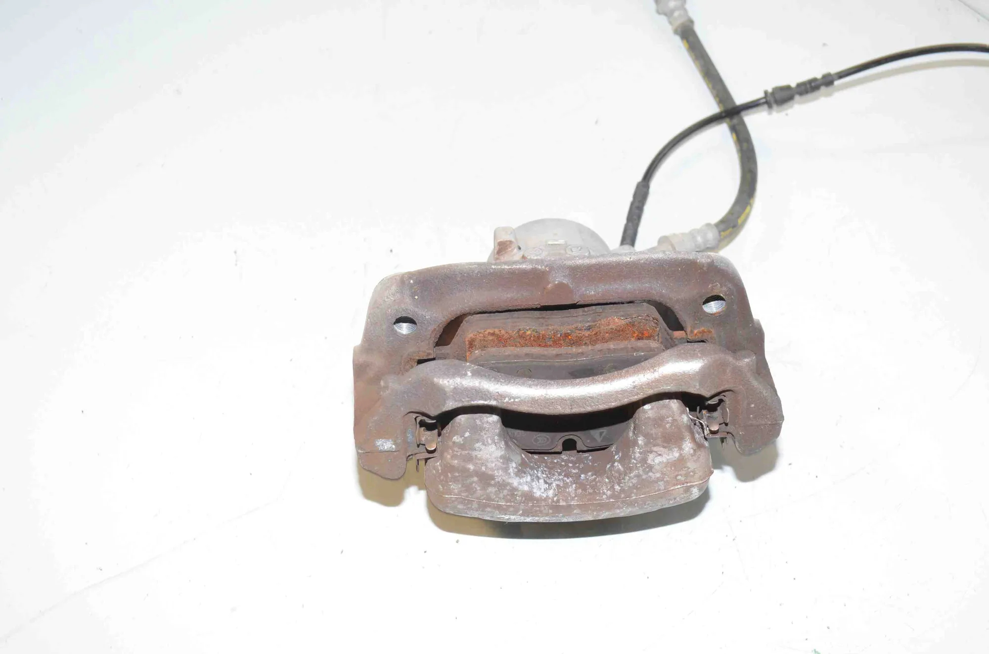 Front Left Brake Caliper · BMW i3 (I01) BMW i3 (I01) Hybrid 2014 – 4