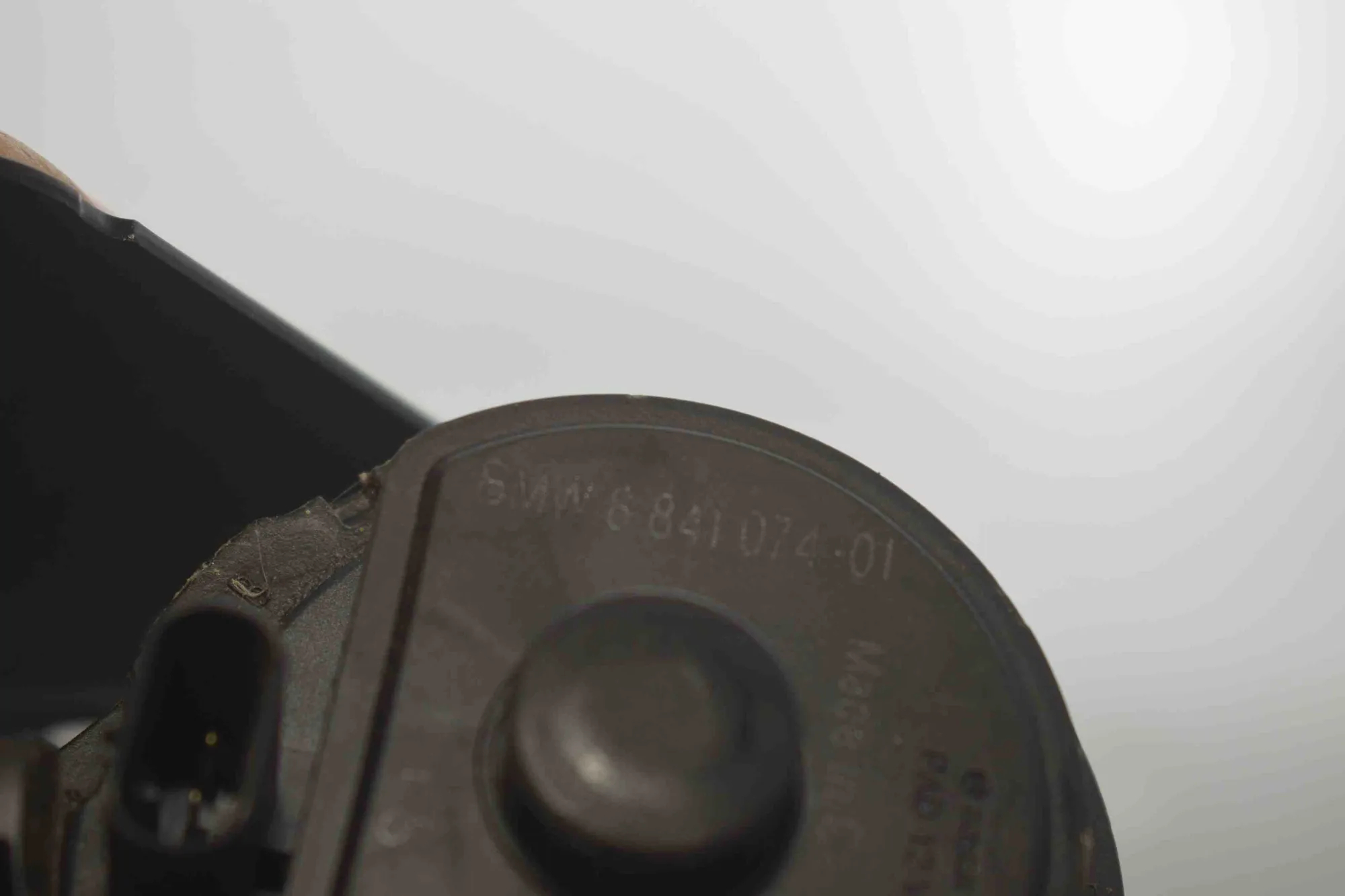 Auxiliary Water Pump – OEM 8841074 · BMW iX (I20) BMW iX (I20) xDrive 40 2021 – 5