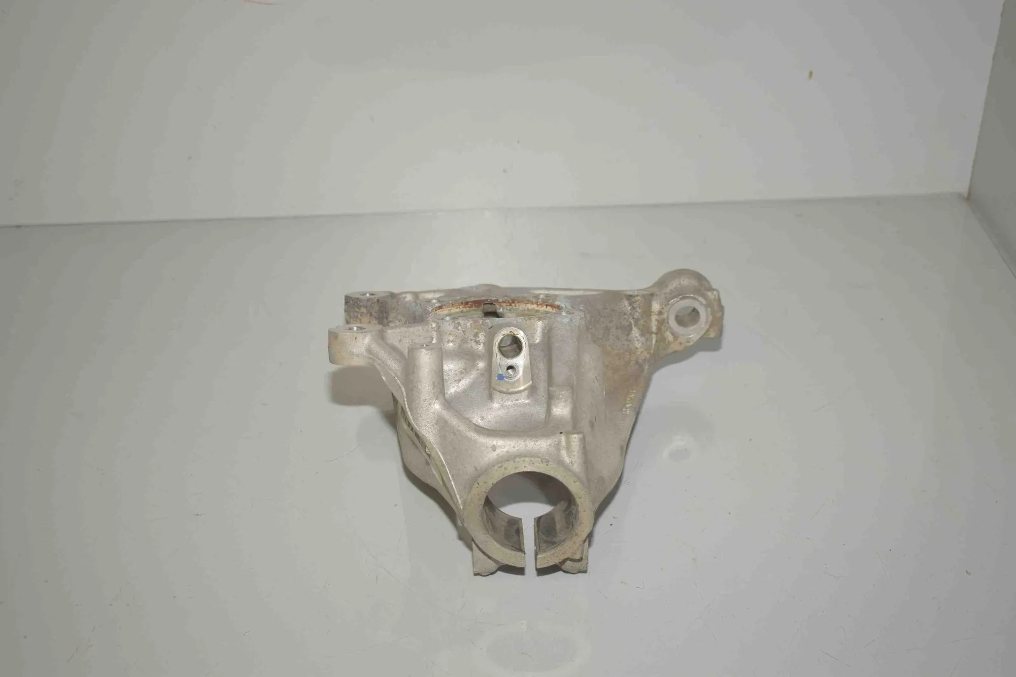 Front Left Wheel Hub – OEM 6852159 · BMW i3 (I01) BMW i3 (I01) Hybrid 2016