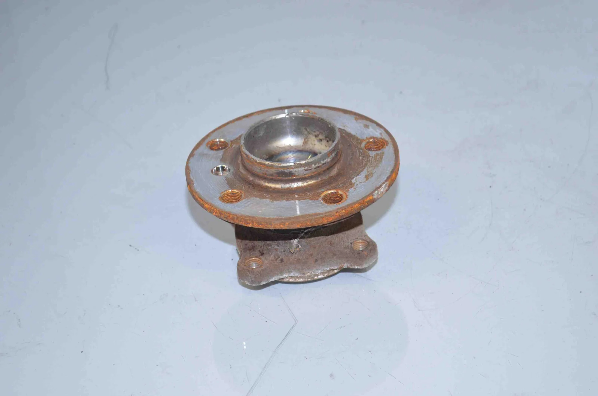 Front Right Wheel Hub – OEM 6867927 · BMW i3 (I01) BMW i3 (I01) Hybrid 2014 – 2