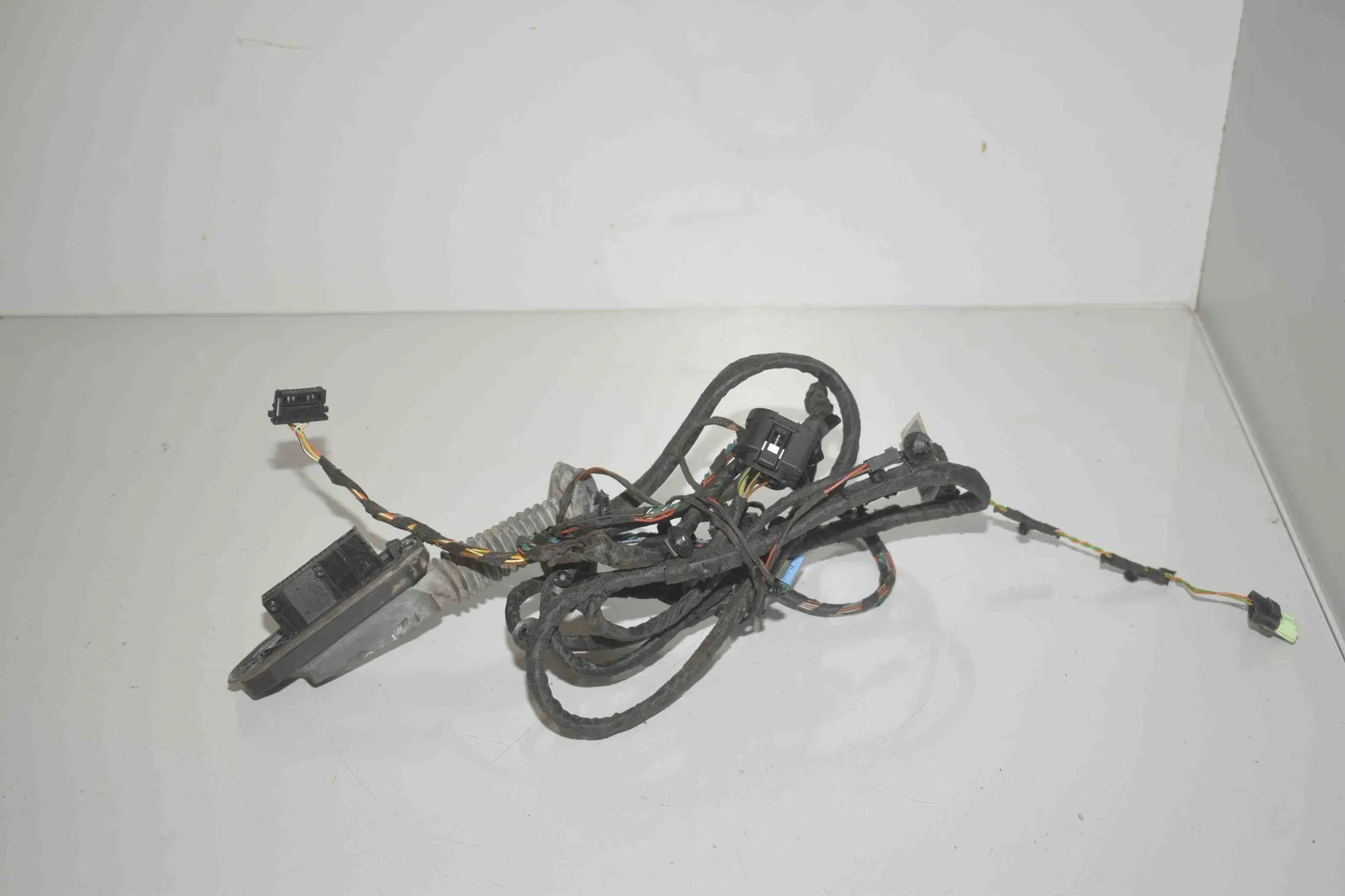 Front Right Door Wiring – OEM 9240882 · BMW 5 Touring (F11) 535 d 2011 – 3