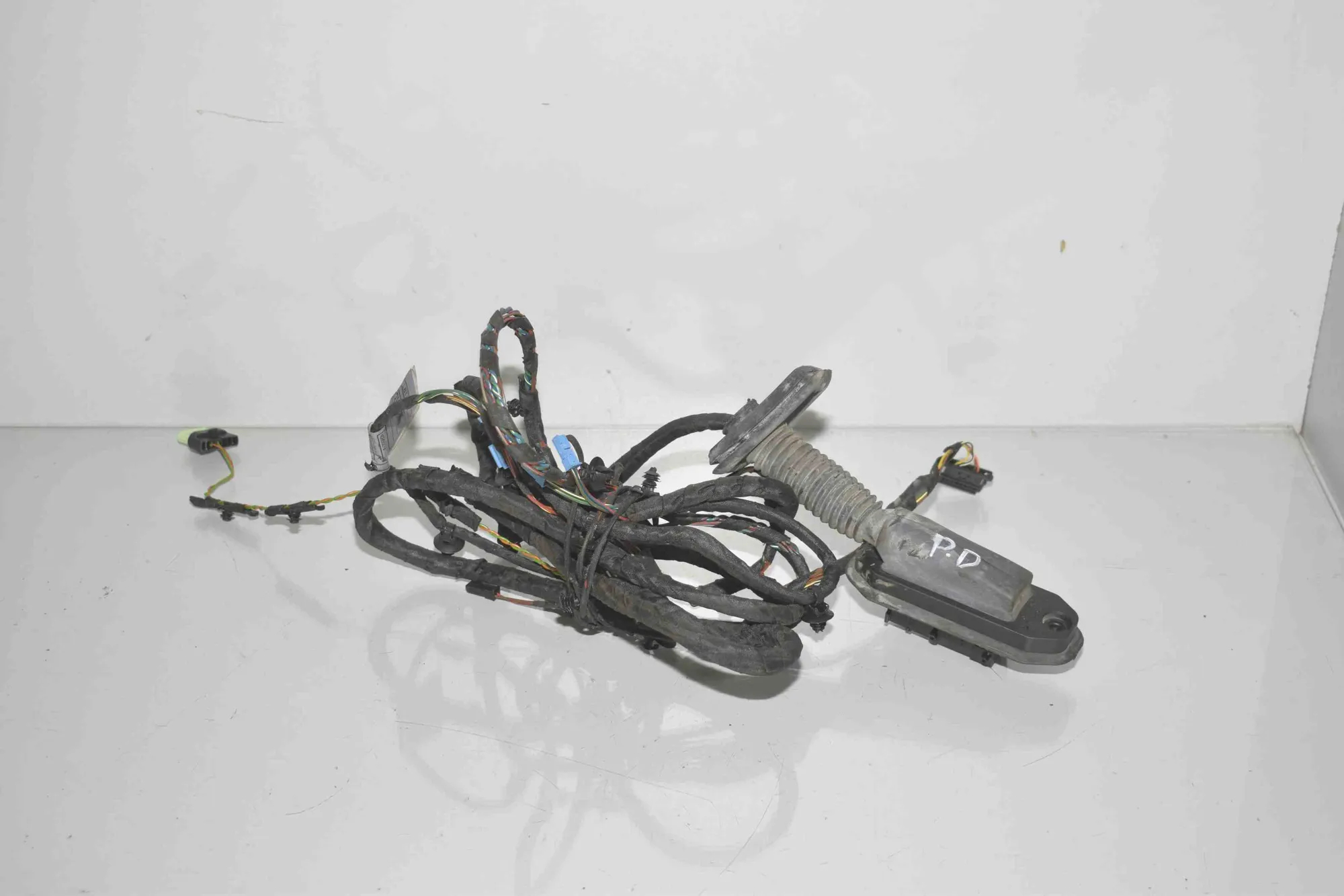 Front Right Door Wiring – OEM 9240882 · BMW 5 Touring (F11) 535 d 2011