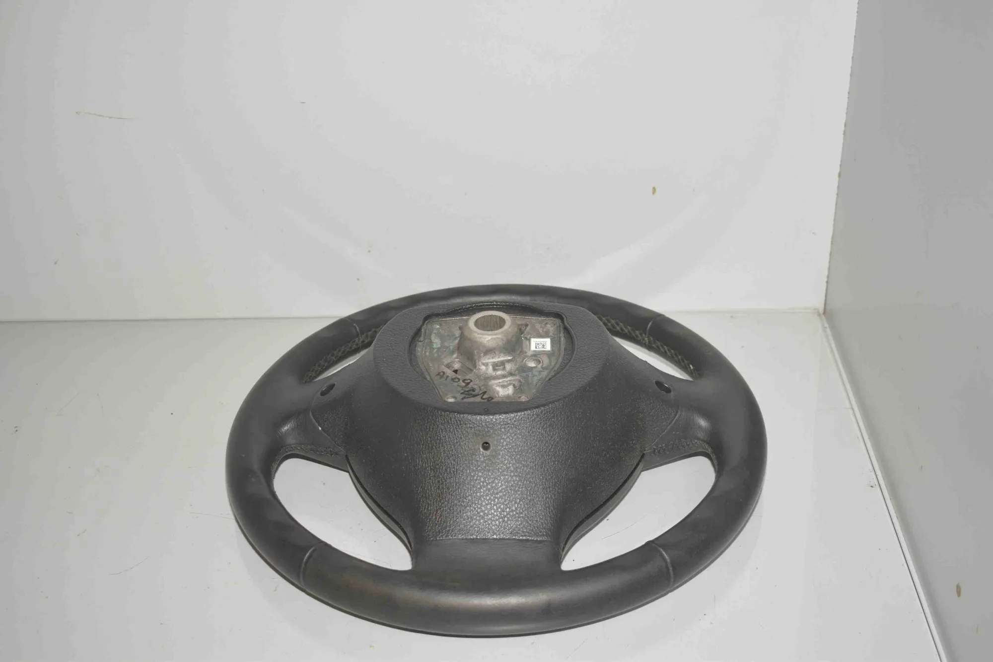 Steering Wheel – OEM 9229481 · BMW 5 Touring (F11) 535 d 2011 – 5