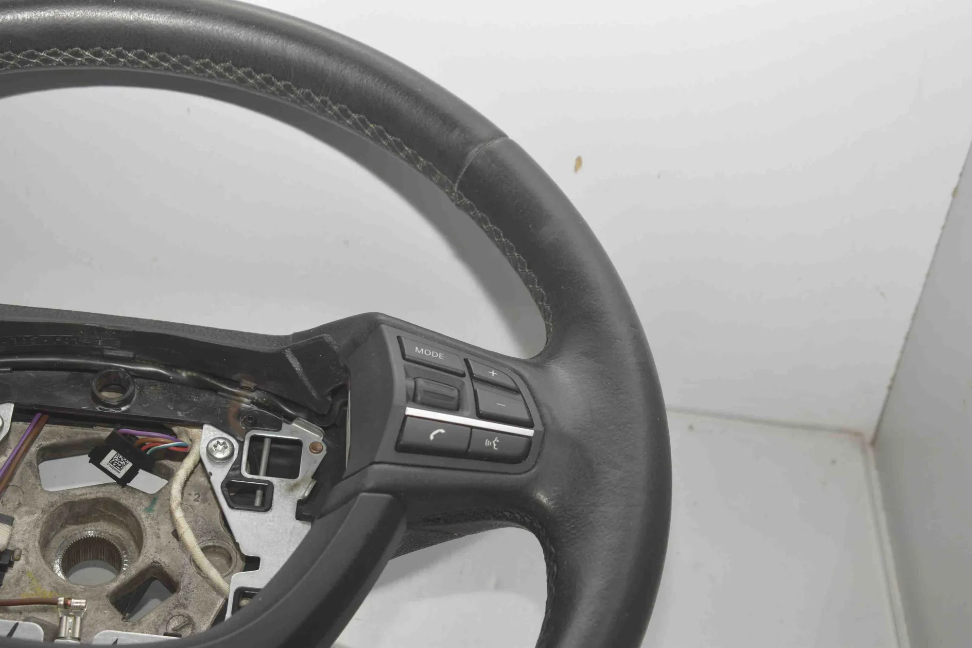 Steering Wheel – OEM 9229481 · BMW 5 Touring (F11) 535 d 2011 – 4