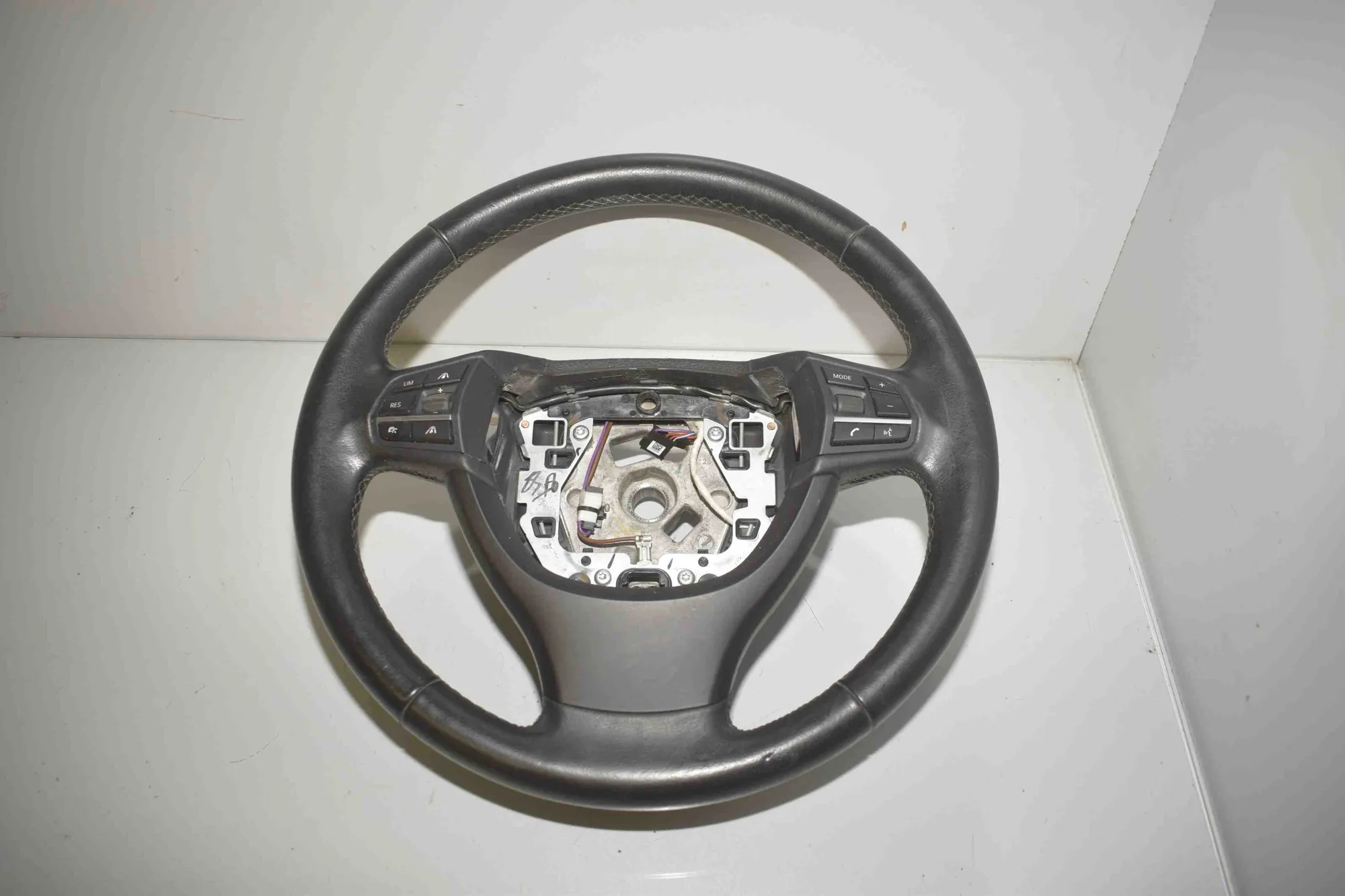 Steering Wheel – OEM 9229481 · BMW 5 Touring (F11) 535 d 2011 – 2