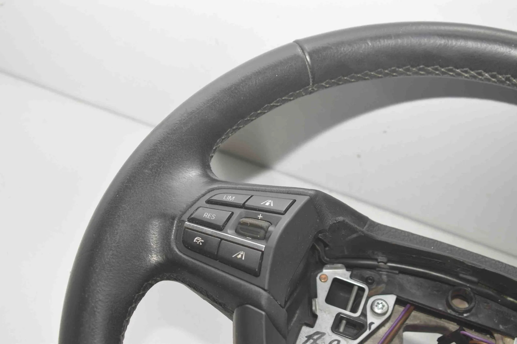 Steering Wheel – OEM 9229481 · BMW 5 Touring (F11) 535 d 2011 – 3