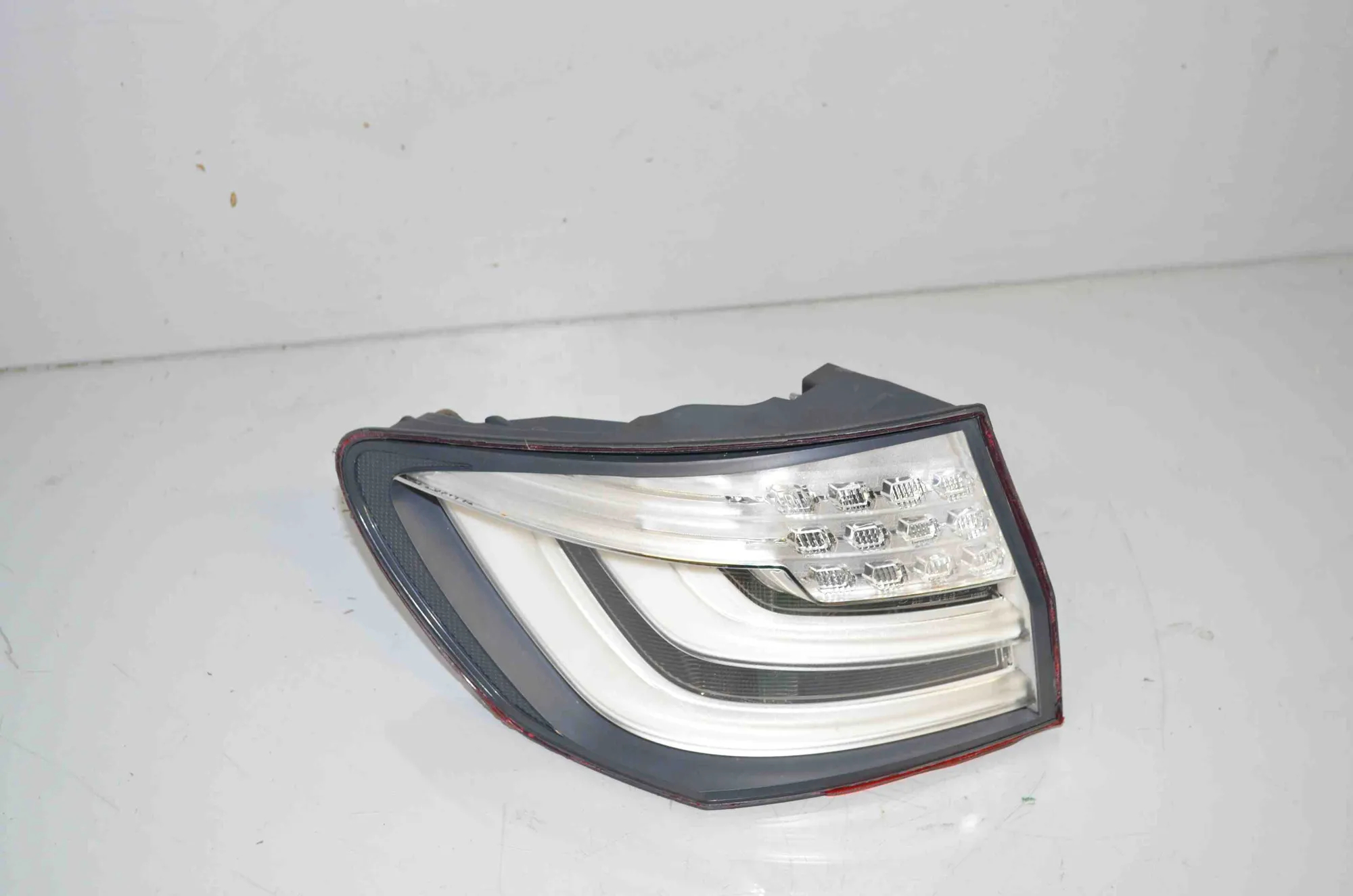 Rear Left Tail Light – OEM 7203233 · BMW 5 Touring (F11) 535 d 2011