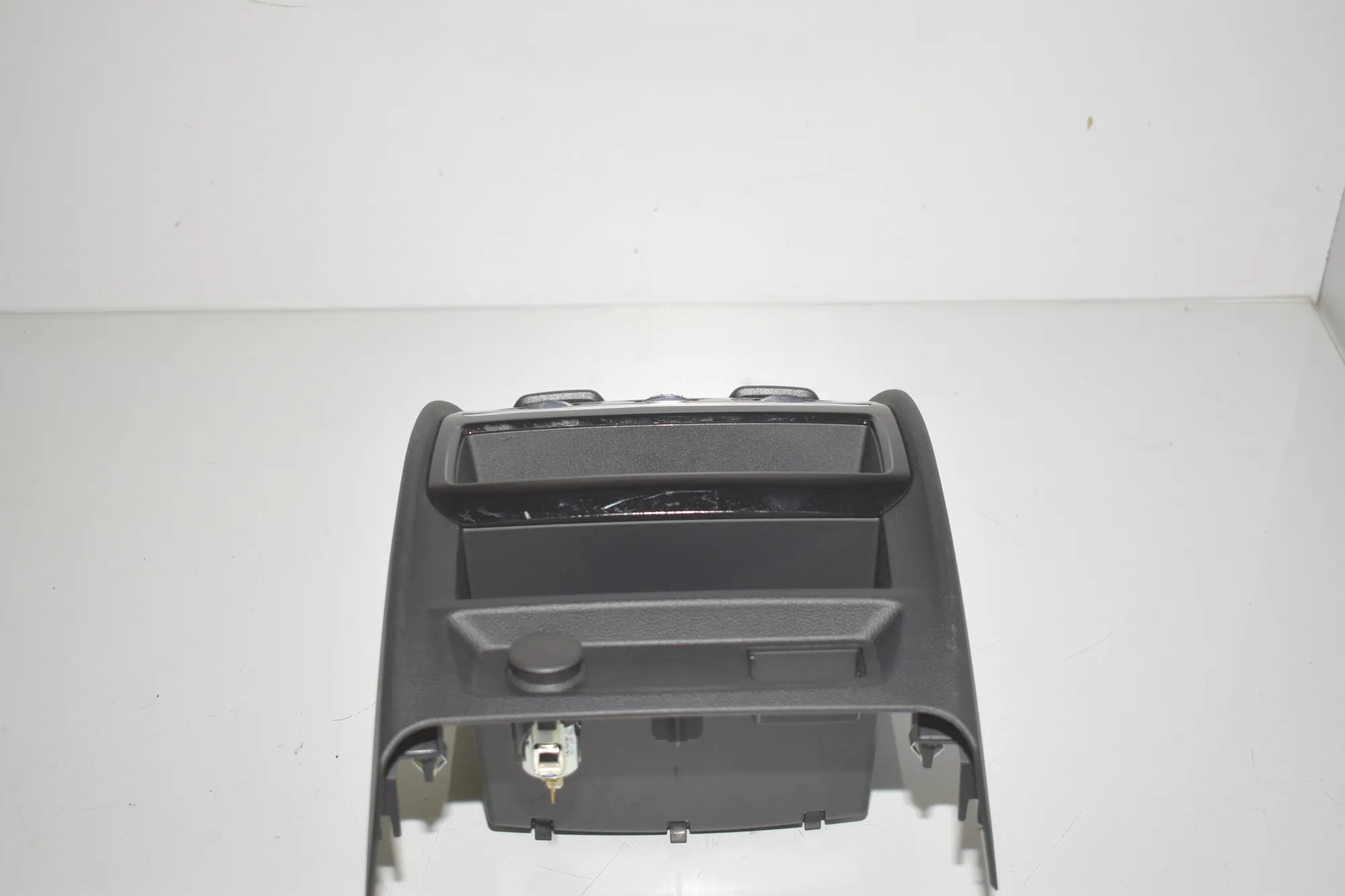 Center Console Trim – OEM 9493421 · BMW 5 Touring (G31) (2017 - -) 520 d 2019 – 3