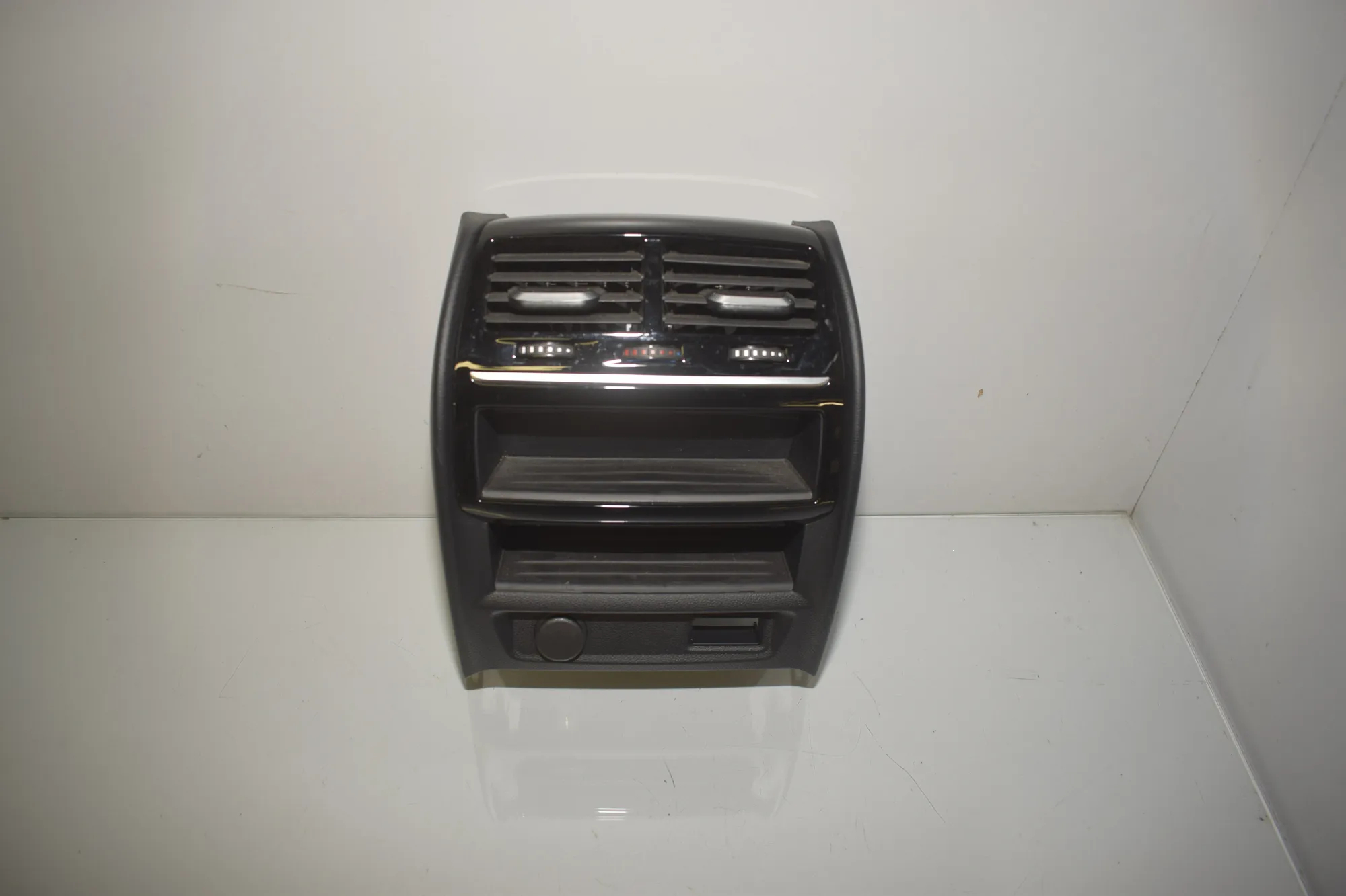 Center Console Trim – OEM 9493421 · BMW 5 Touring (G31) (2017 - -) 520 d 2019 – 2