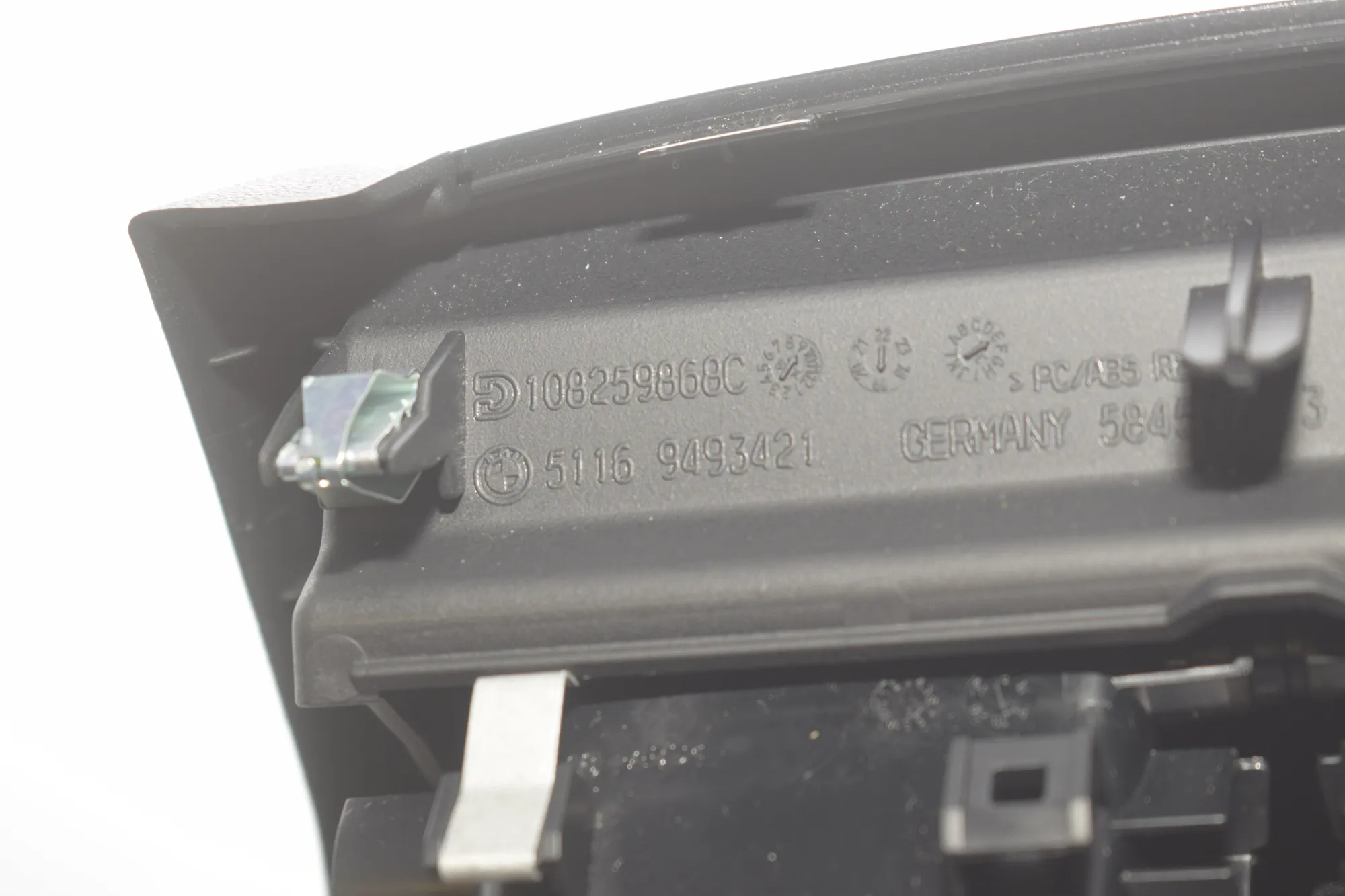 Center Console Trim – OEM 9493421 · BMW 5 Touring (G31) (2017 - -) 520 d 2019 – 5