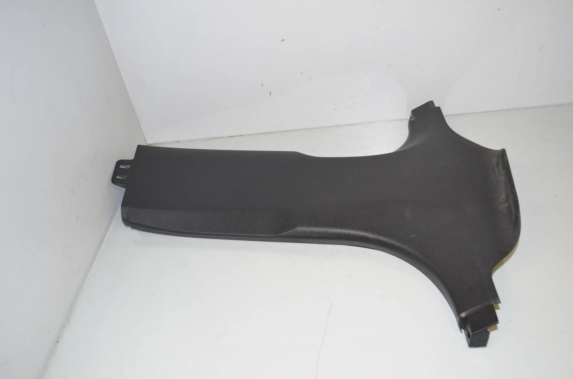 Right Side B Pillar Trim – OEM 7384530 · BMW 5 Touring (G31) (2017 - -) 520 d 2019 – 2