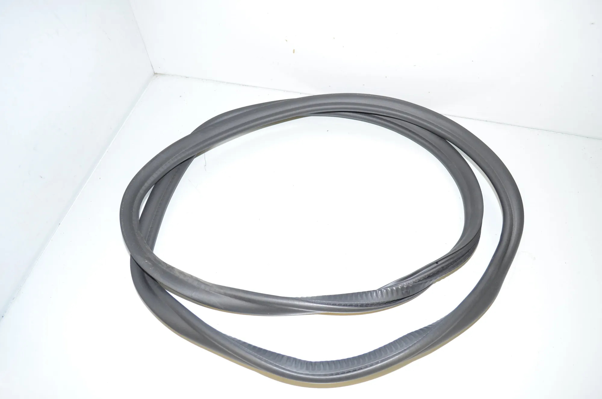 Rear Left Door Seal Rubber – OEM 7468733 · BMW 5 Touring (G31) (2017 - -) 520 d 2019 – 3