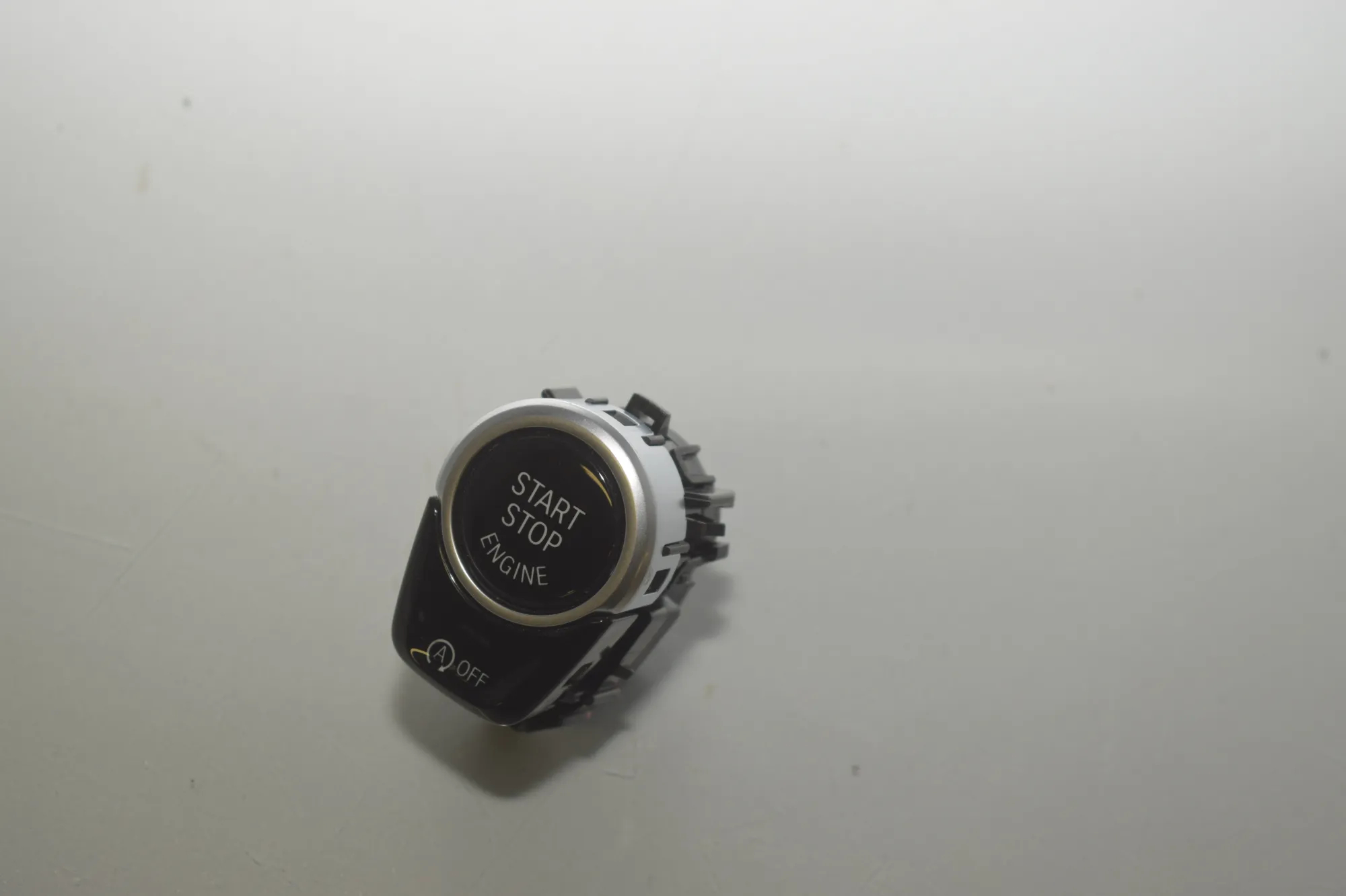 Ignition Start Button – OEM 6835087 · BMW 5 Touring (G31) (2017 - -) 520 d 2019