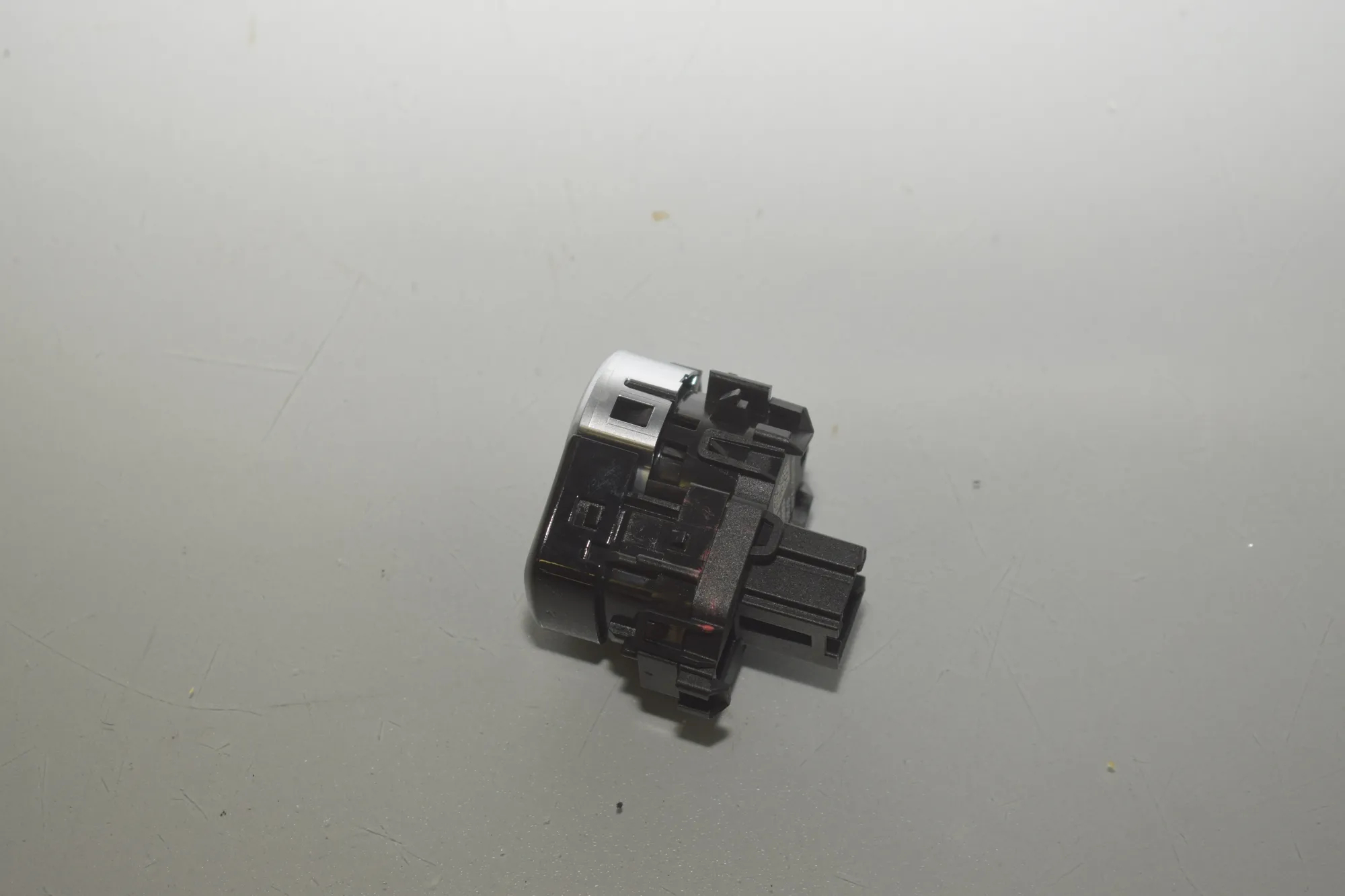Ignition Start Button – OEM 6835087 · BMW 5 Touring (G31) (2017 - -) 520 d 2019 – 4