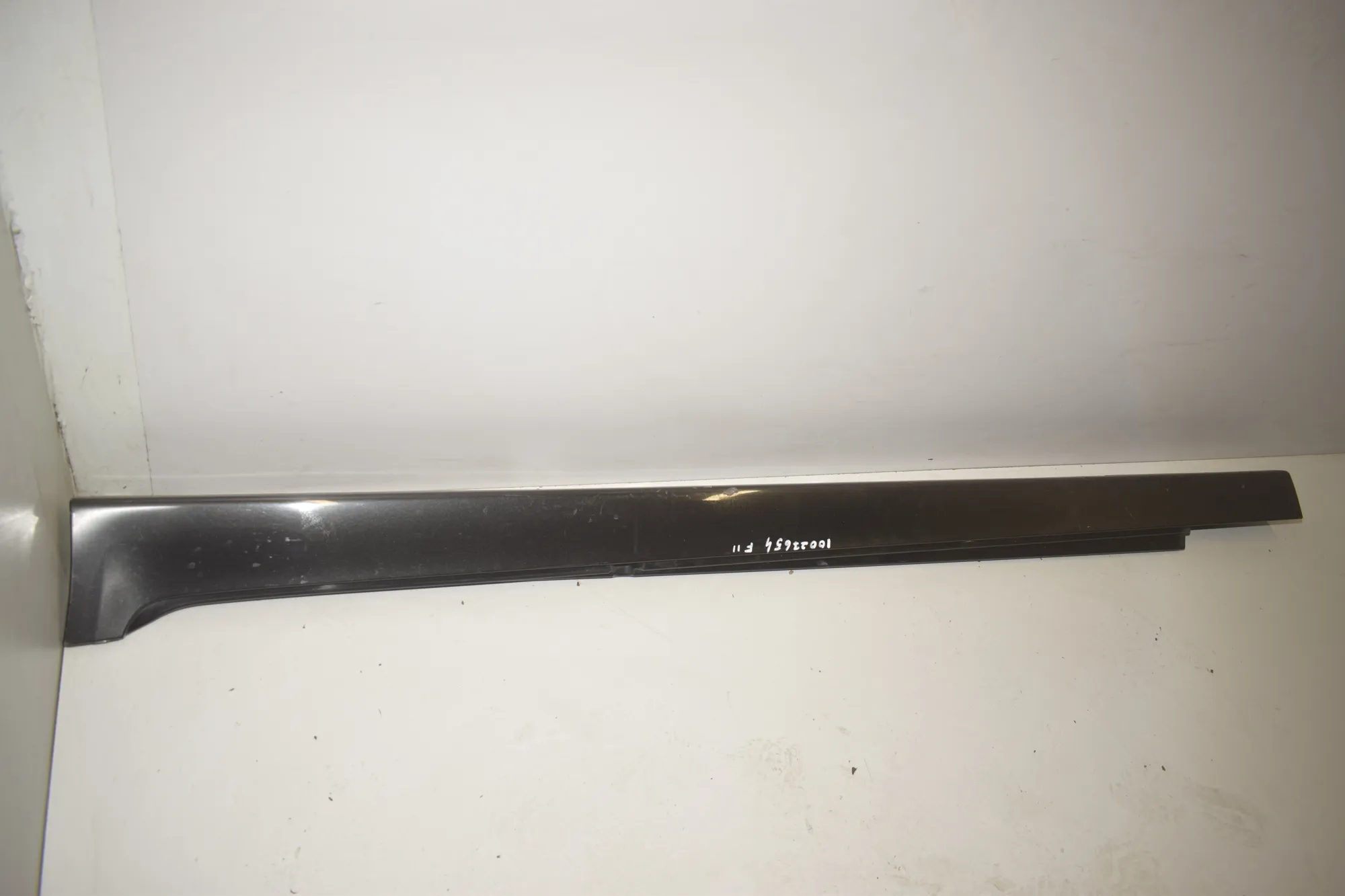 Left Side Plastic Sideskirt Cover – OEM 7237081 · BMW 5 Touring (F11) 530 d xDrive 2011