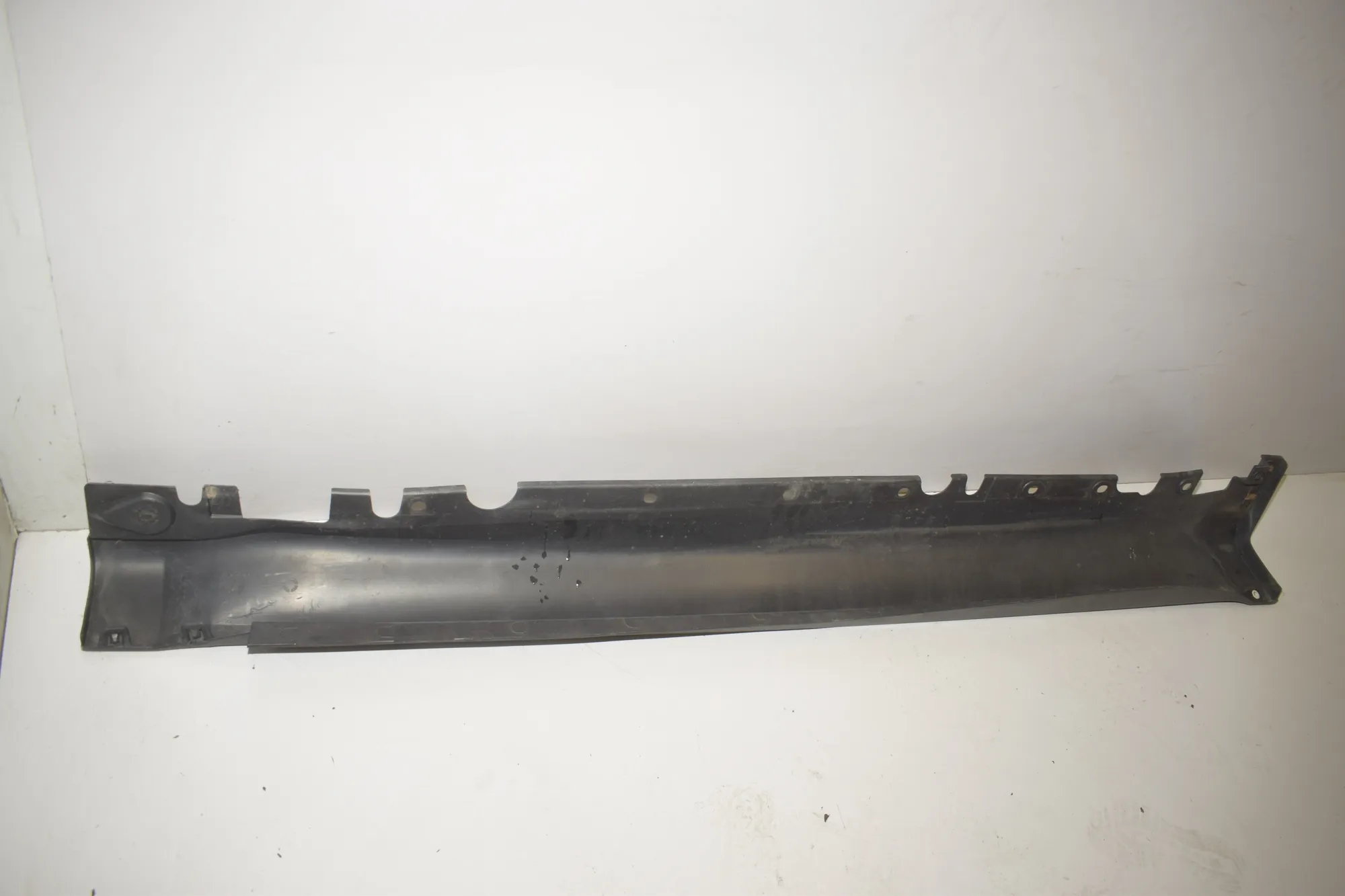 Left Side Plastic Sideskirt Cover – OEM 7176233 · BMW X6 (E71, E72) xDrive 50 i 2008 – 3