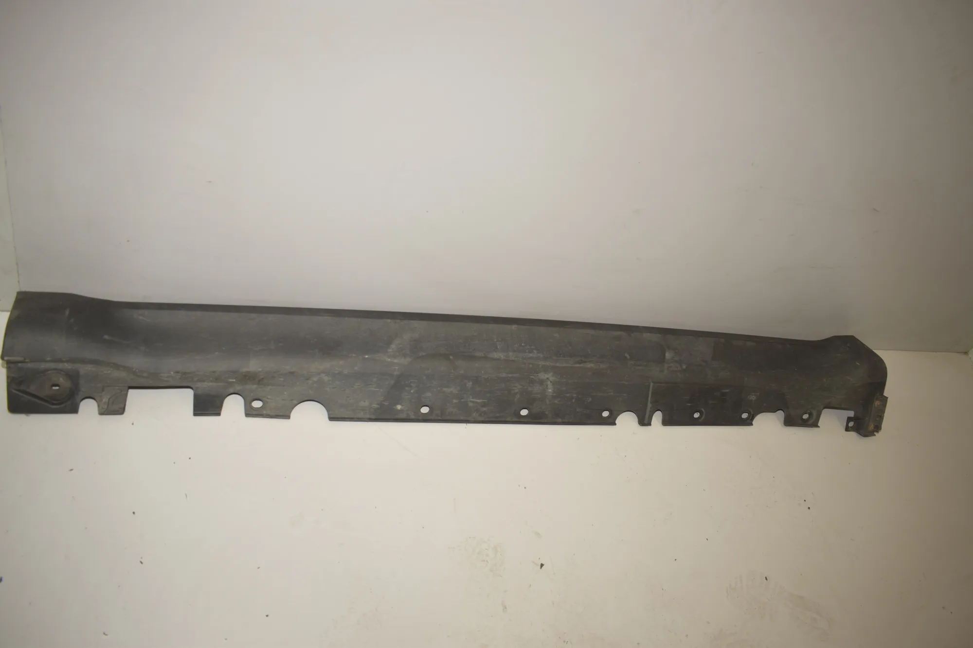 Left Side Plastic Sideskirt Cover – OEM 7176233 · BMW X6 (E71, E72) xDrive 50 i 2008 – 2