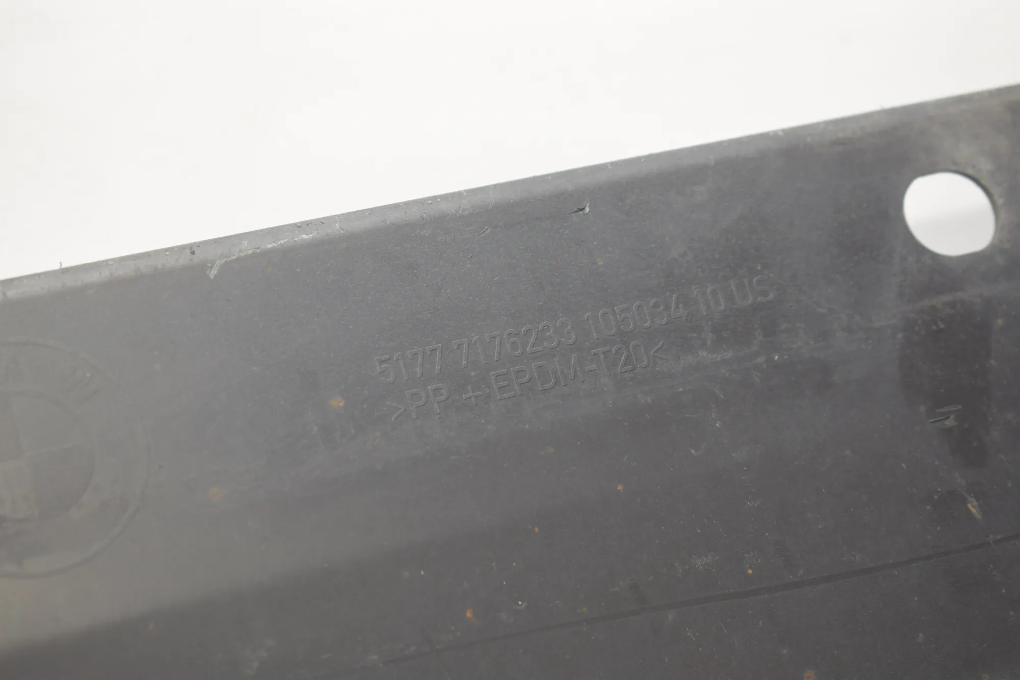 Left Side Plastic Sideskirt Cover – OEM 7176233 · BMW X6 (E71, E72) xDrive 50 i 2008 – 5