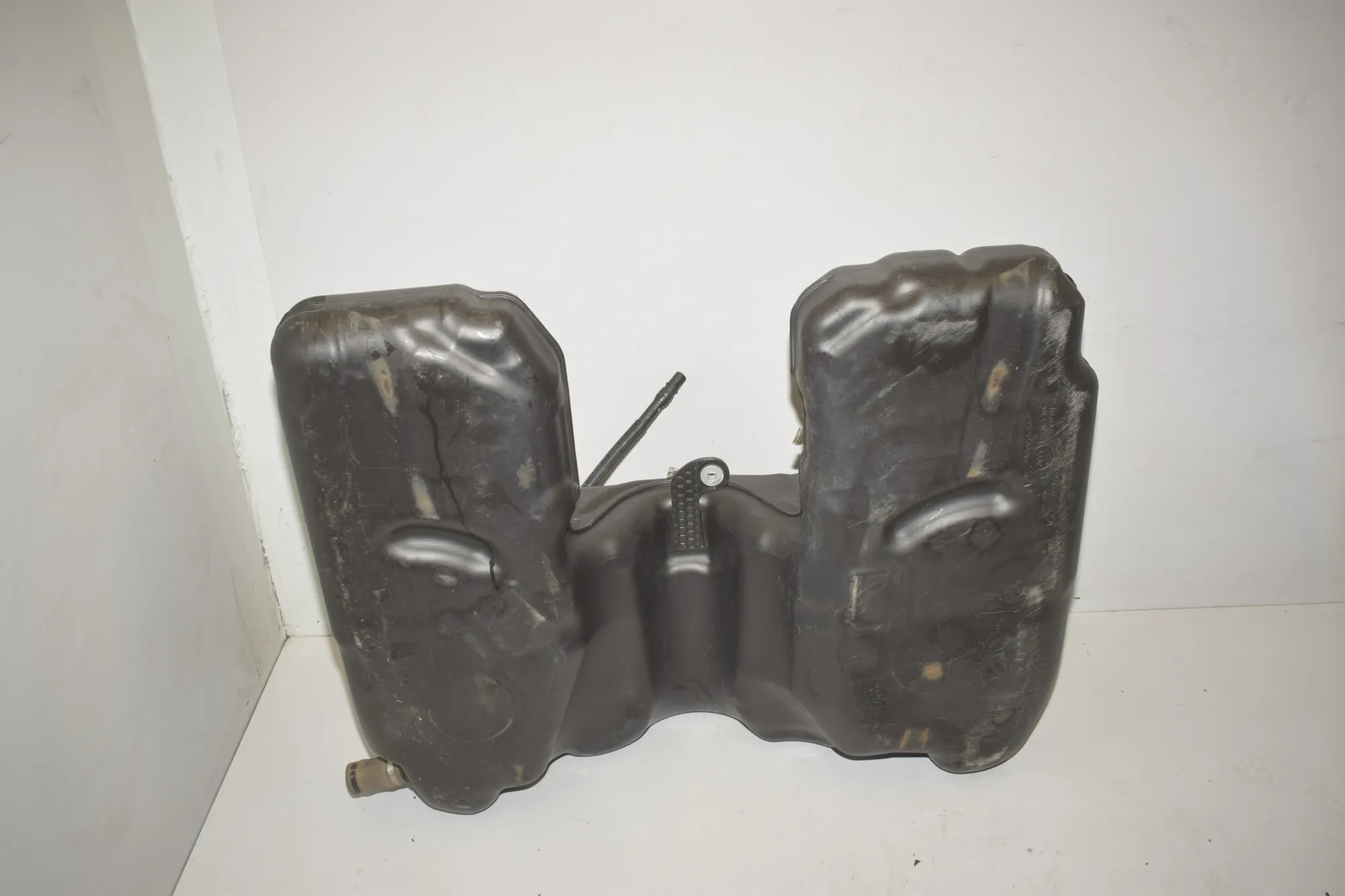 Fuel Tank – OEM 6425332 · BMW X6 (E71, E72) xDrive 50 i 2008 – 2