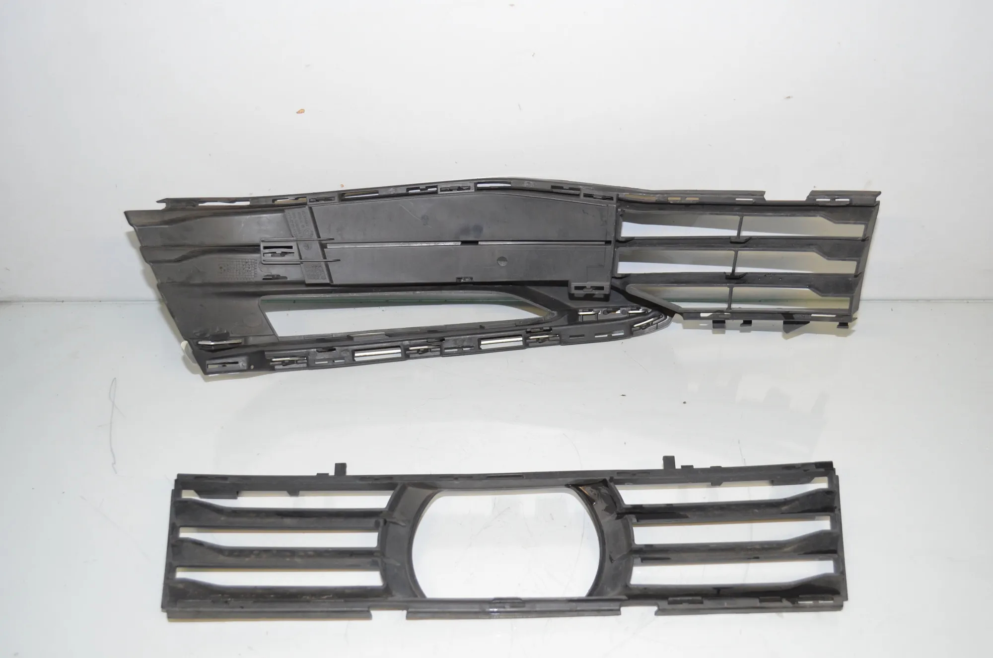 Front Bumper Lower Grill – OEM 7385258 · BMW 5 Touring (G31) (2017 - -) 520 d 2019 – 4