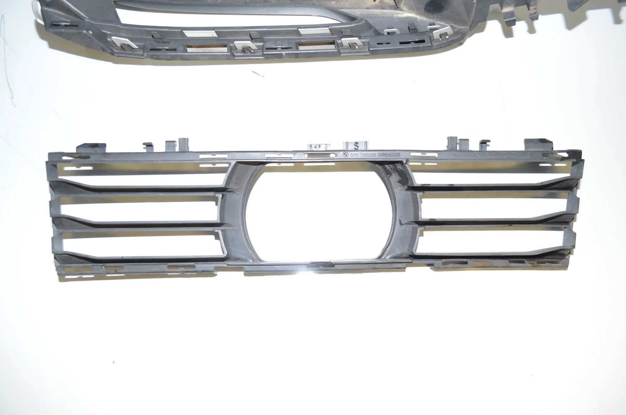 Front Bumper Lower Grill – OEM 7385258 · BMW 5 Touring (G31) (2017 - -) 520 d 2019 – 5