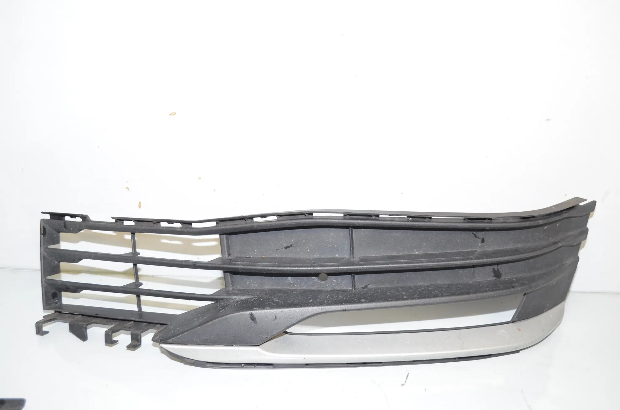 Front Bumper Lower Grill – OEM 7385258 · BMW 5 Touring (G31) (2017 - -) 520 d 2019 – 3