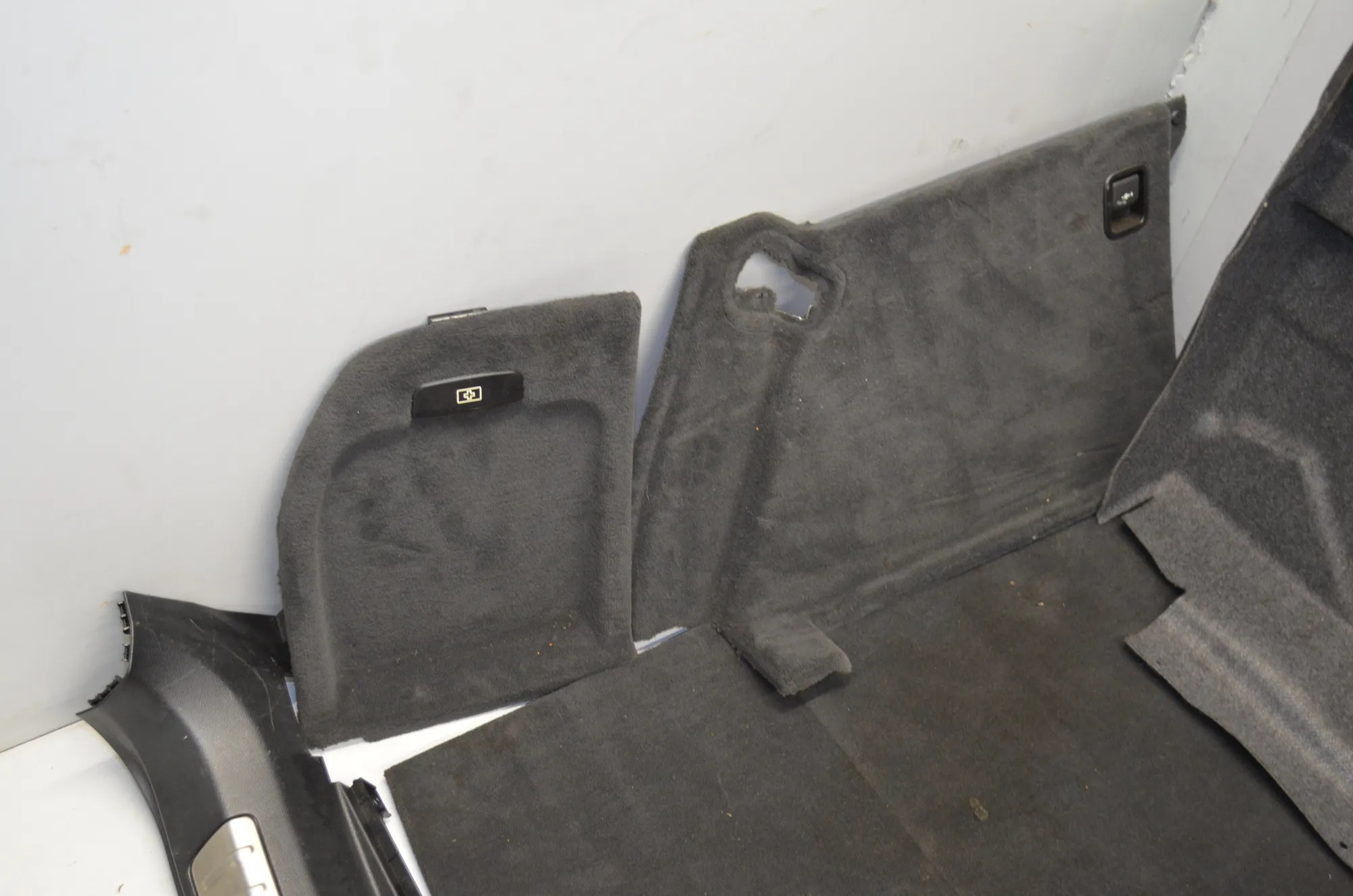Trunk Trim Kit – OEM 51476981041 · BMW X6 (E71, E72) xDrive 50 i 2008 – 3