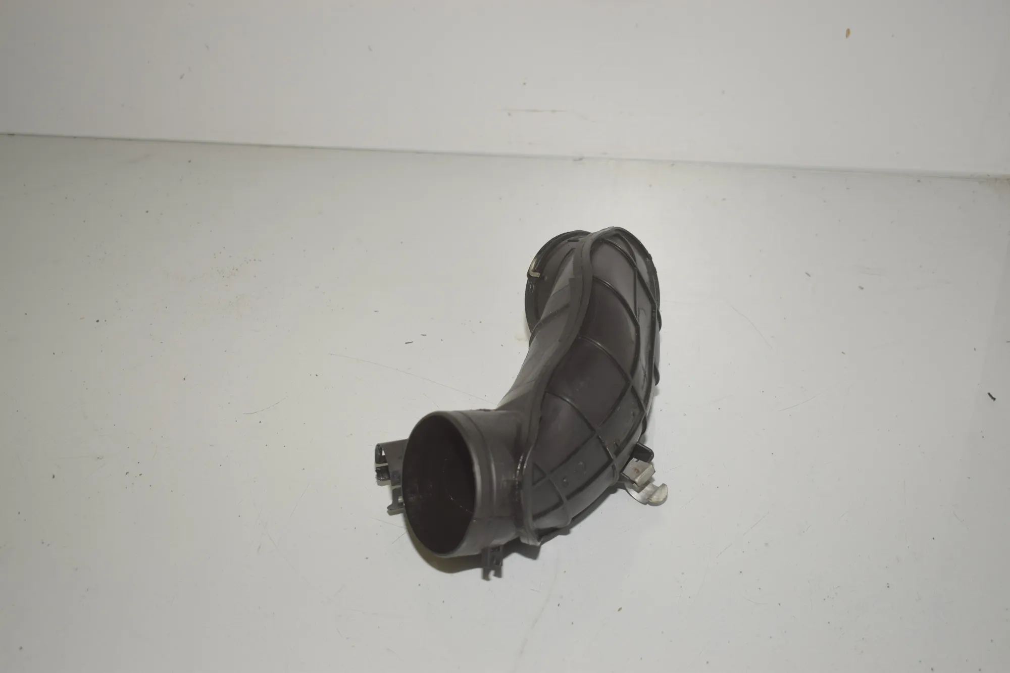 Air Intake Tube – OEM 7807493 · BMW 3 Touring (F31) 330 d 2016 – 2