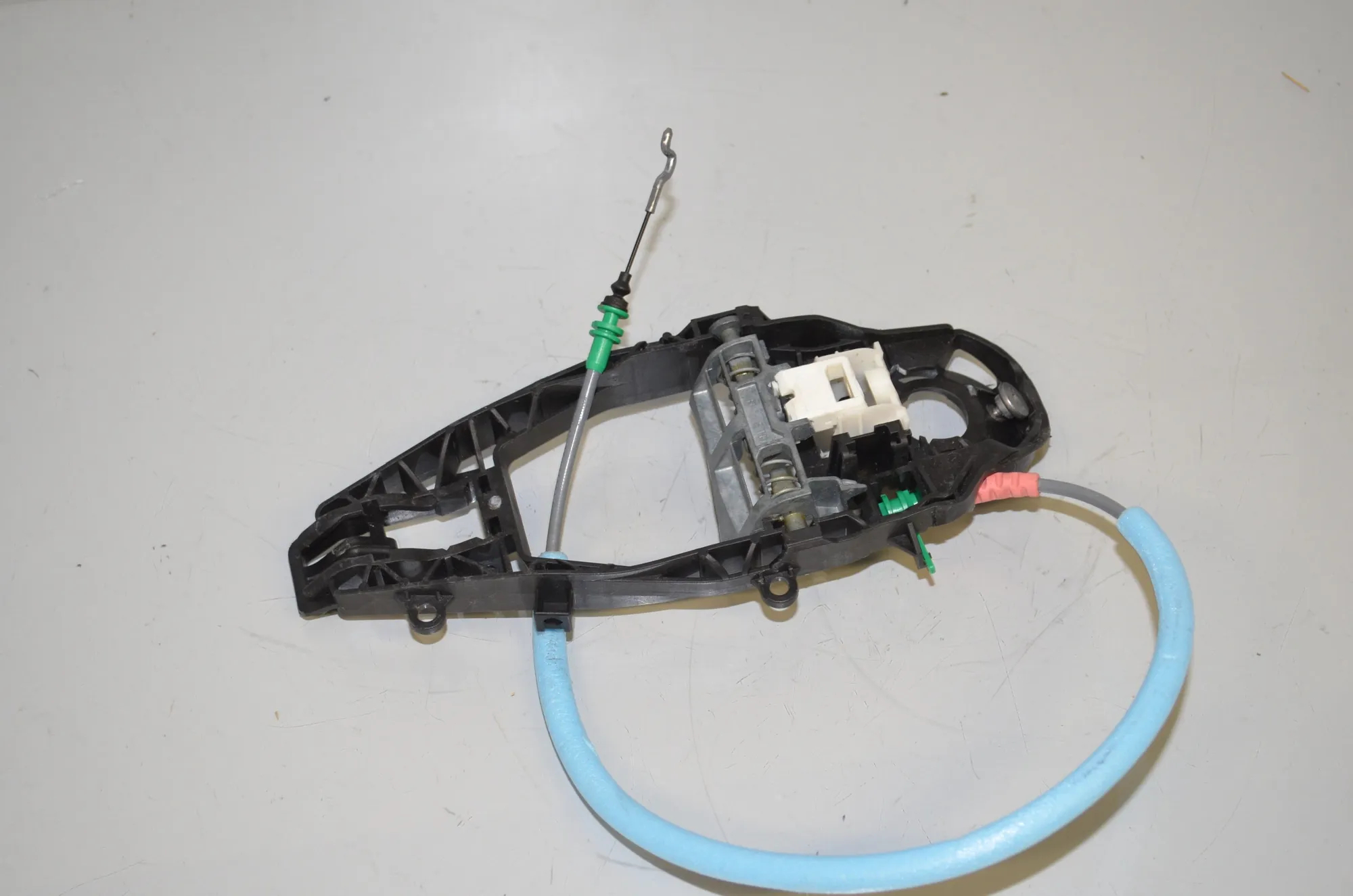 Rear Right Door Interior Handle Frame – OEM 9881778 · BMW 1 (F40) BMW 1 (F40) (F40) M 135 i xDrive 2020 – 4