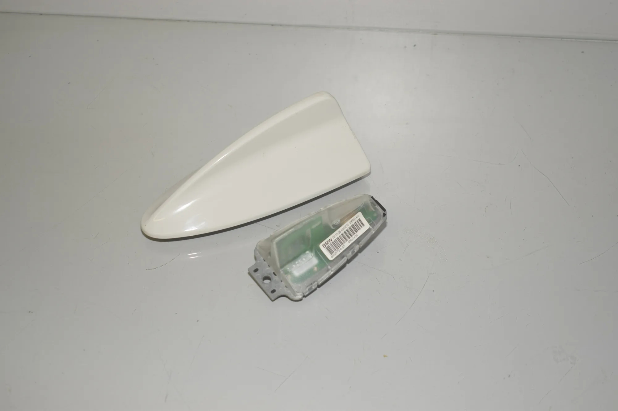 Antenna Trim – OEM 6972573 · BMW X6 (E71, E72) xDrive 50 i 2008