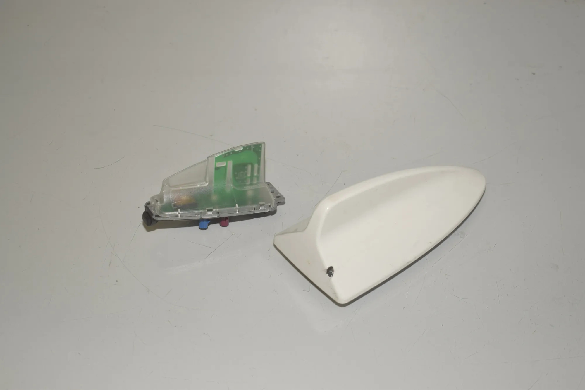 Antenna Trim – OEM 6972573 · BMW X6 (E71, E72) xDrive 50 i 2008 – 3