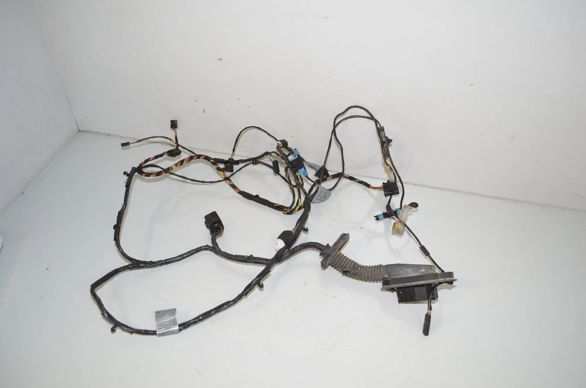 Front Left Door Wiring – OEM 9203275 · BMW X6 (E71, E72) xDrive 50 i 2008 – 3