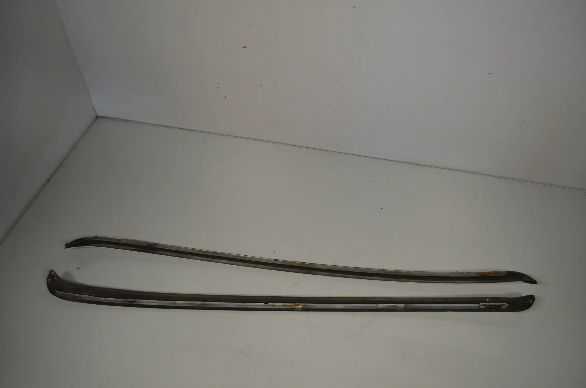 Front Windshield Trim – OEM 7250404 · BMW X6 (E71, E72) xDrive 50 i 2008 – 3