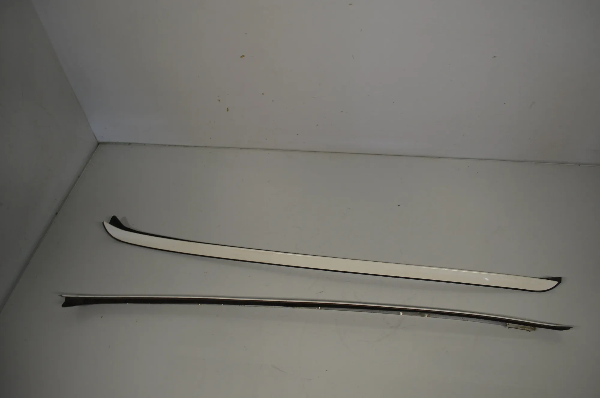 Front Windshield Trim – OEM 7250404 · BMW X6 (E71, E72) xDrive 50 i 2008 – 2