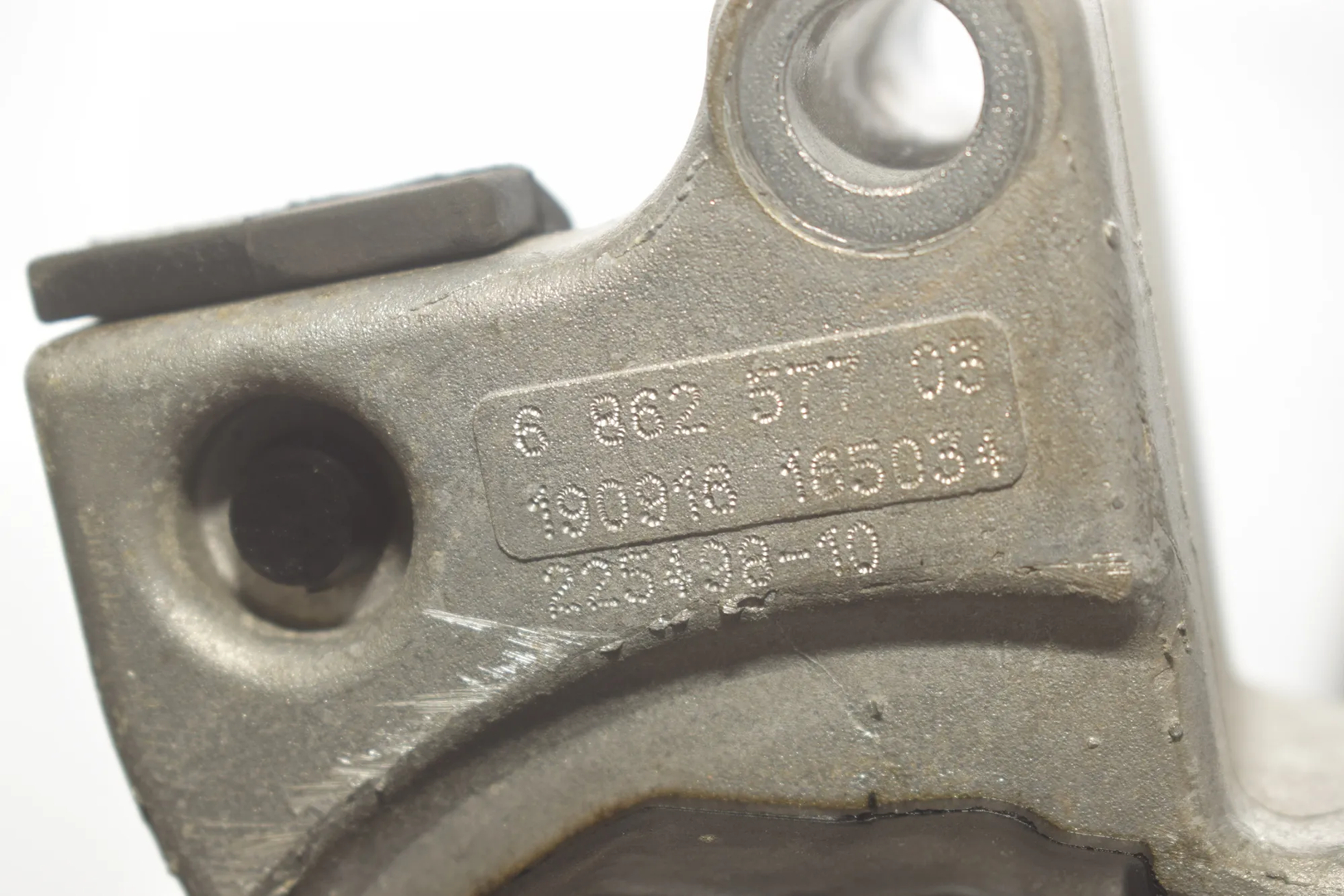 Gearbox Mount Bracket – OEM 6862577 · BMW 5 Touring (G31) (2017 - -) 520 d 2019 – 4