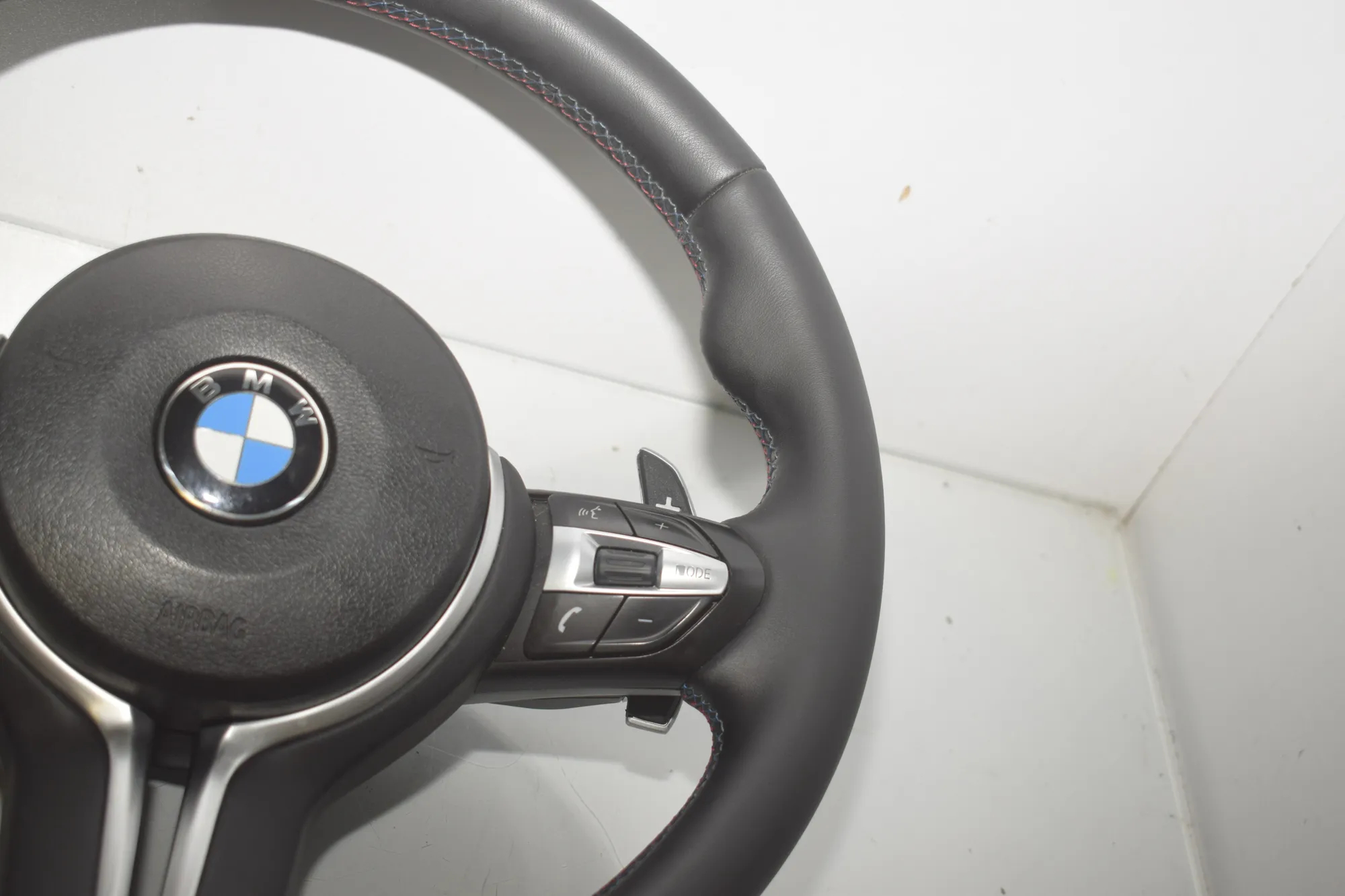 Steering Wheel – OEM 8092206 · BMW 5 (F10) 530 d 2013 – 5
