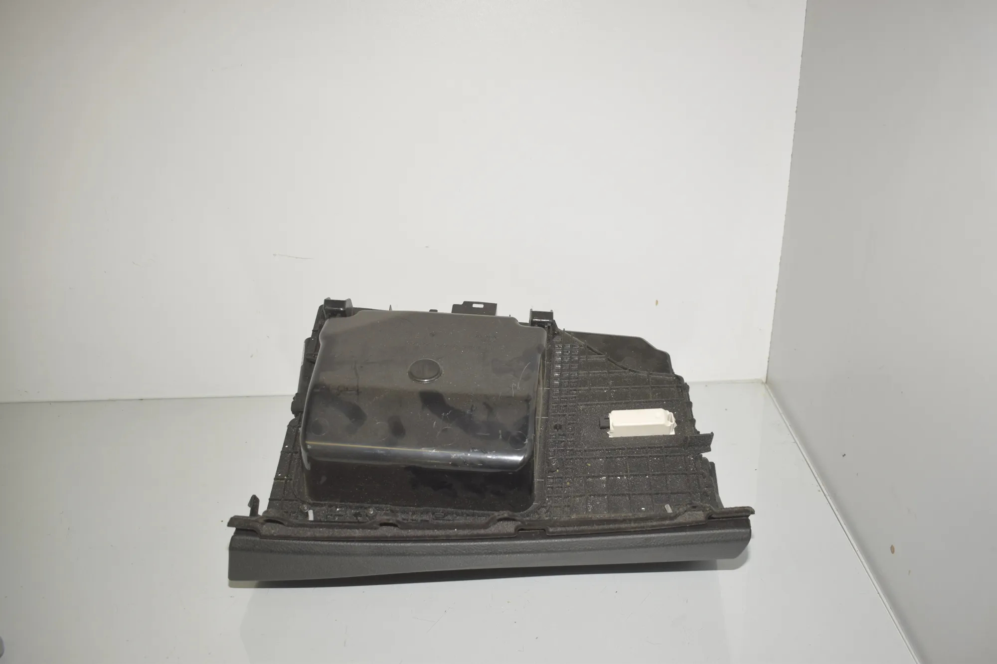 Glove Compartment – OEM 9173907 · BMW 5 (F10) 530 d 2013 – 3