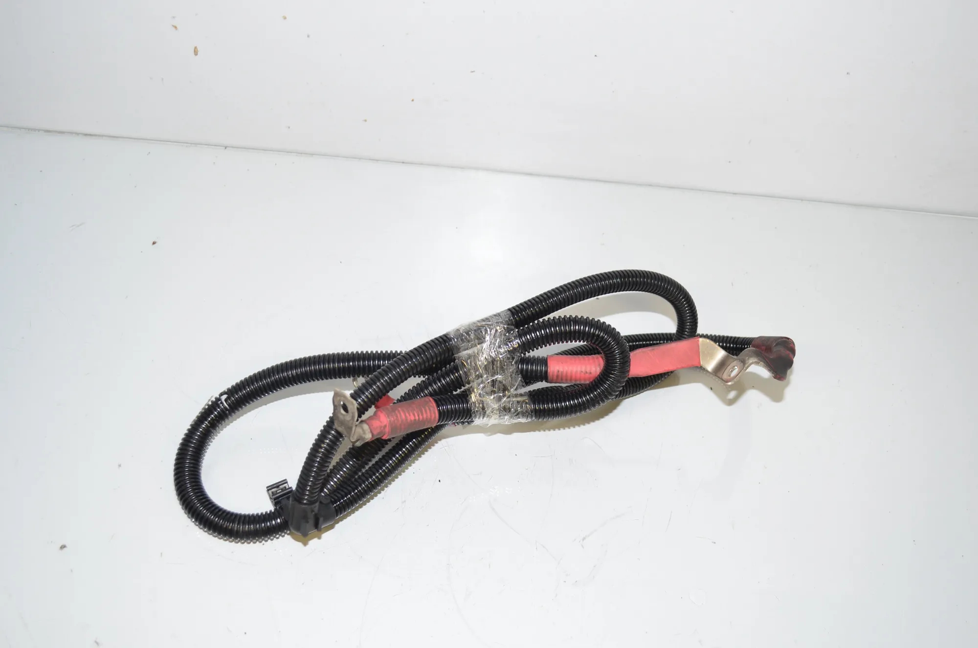 Positive Battery Cable – OEM 8515494 · BMW 5 (F10) 530 d 2013 – 2