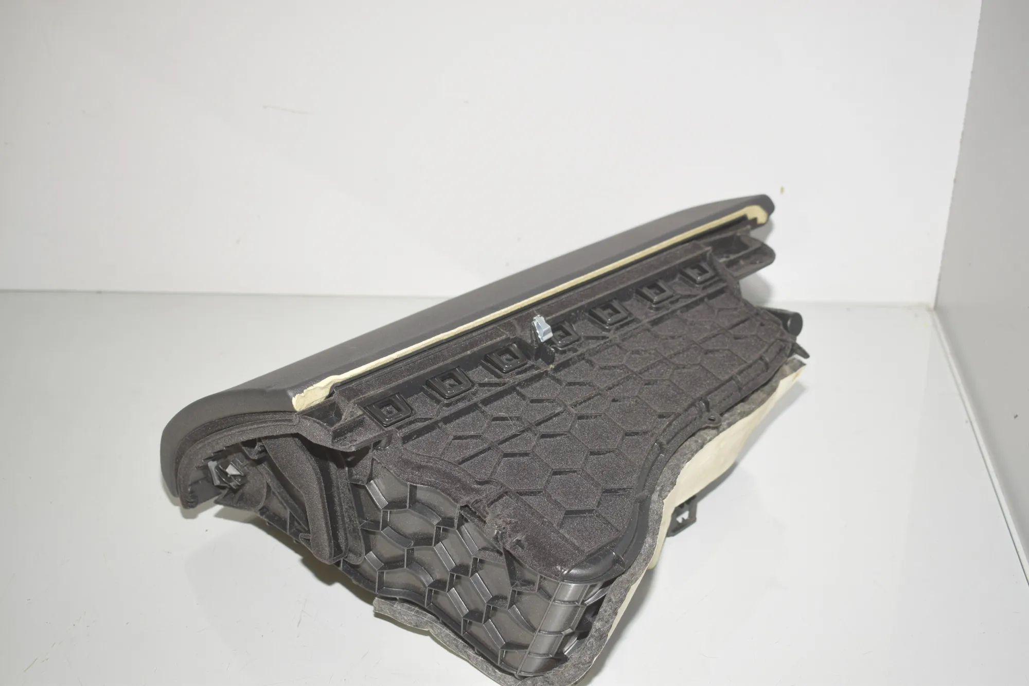 Glove Compartment – OEM 727584-10 · BMW 3 Touring (F31) 330 d xDrive 2013 – 3