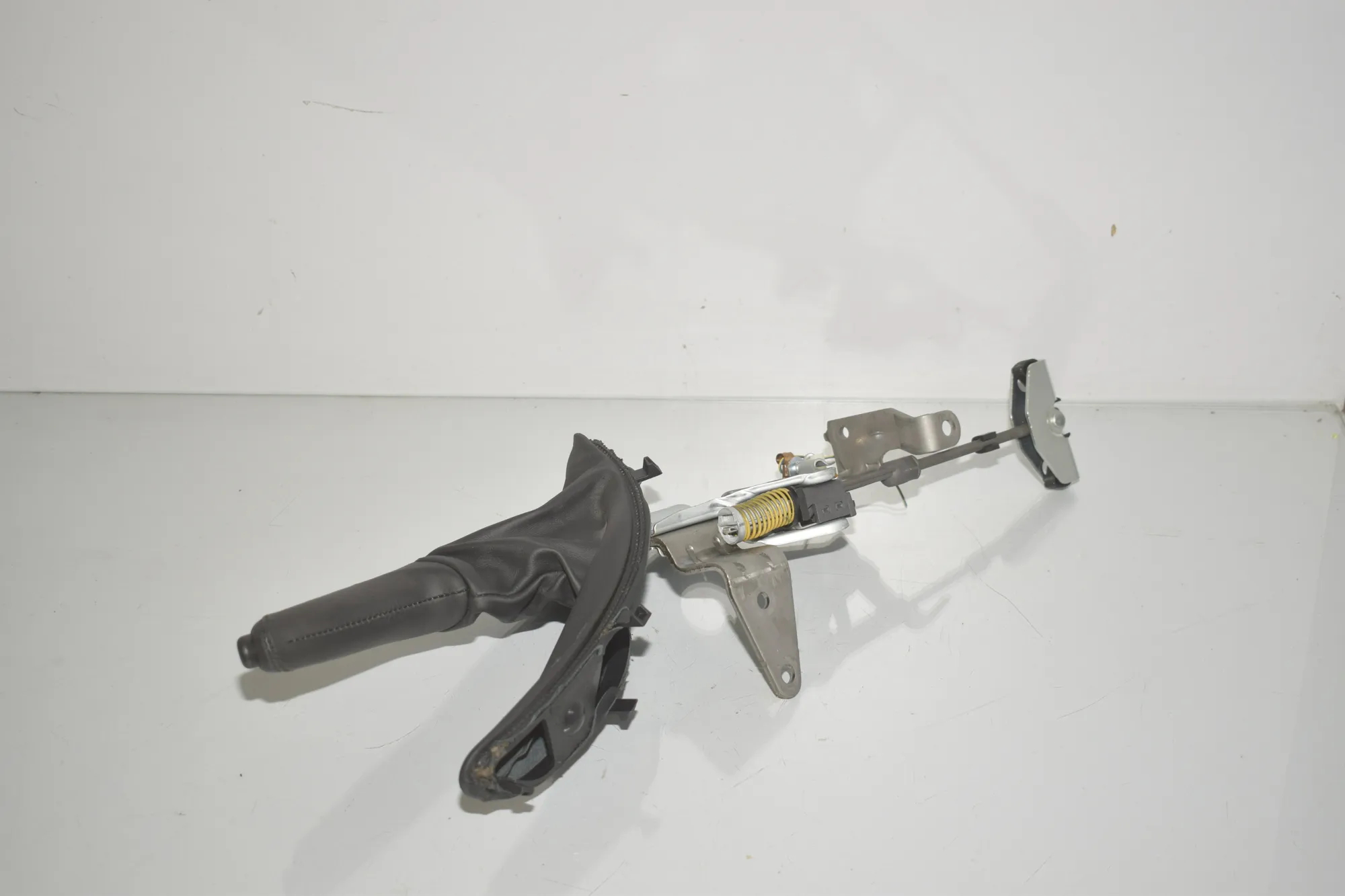 Handbrake Handle – OEM 34427846807 · BMW 3 Touring (F31) 330 d xDrive 2013 – 2