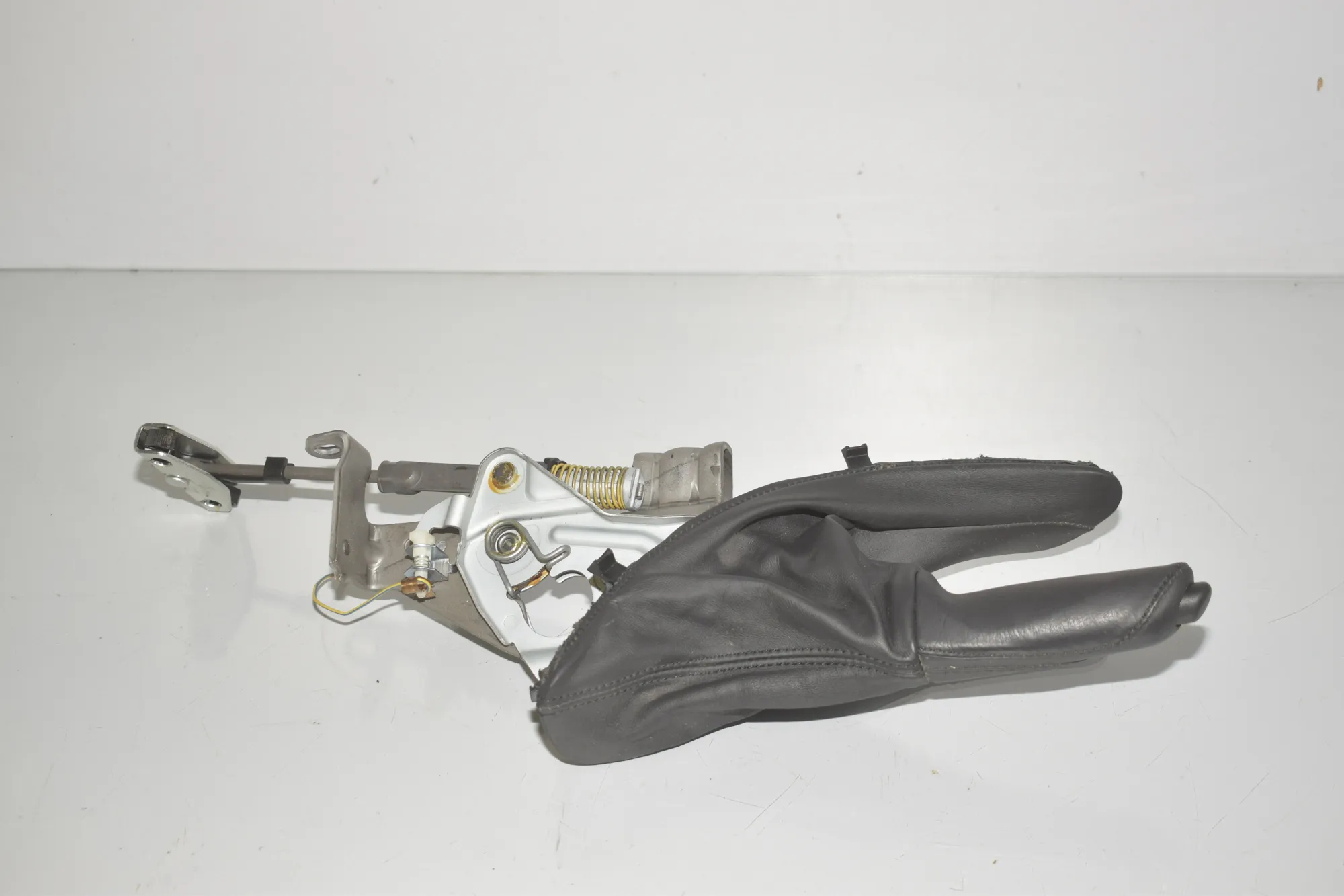 Handbrake Handle – OEM 34427846807 · BMW 3 Touring (F31) 330 d xDrive 2013 – 3