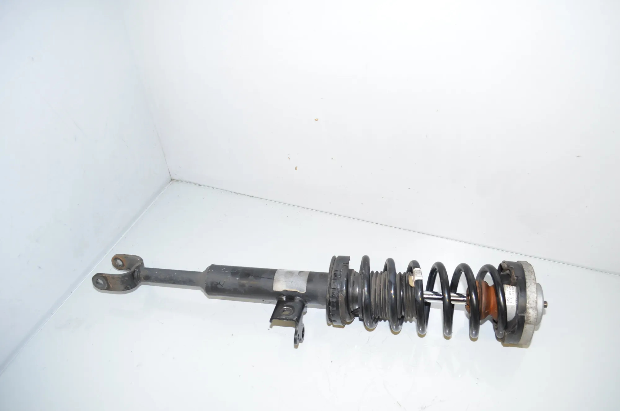 Front Left Shock Absorber – OEM 6775575 · BMW 5 (F10) 530 d 2013